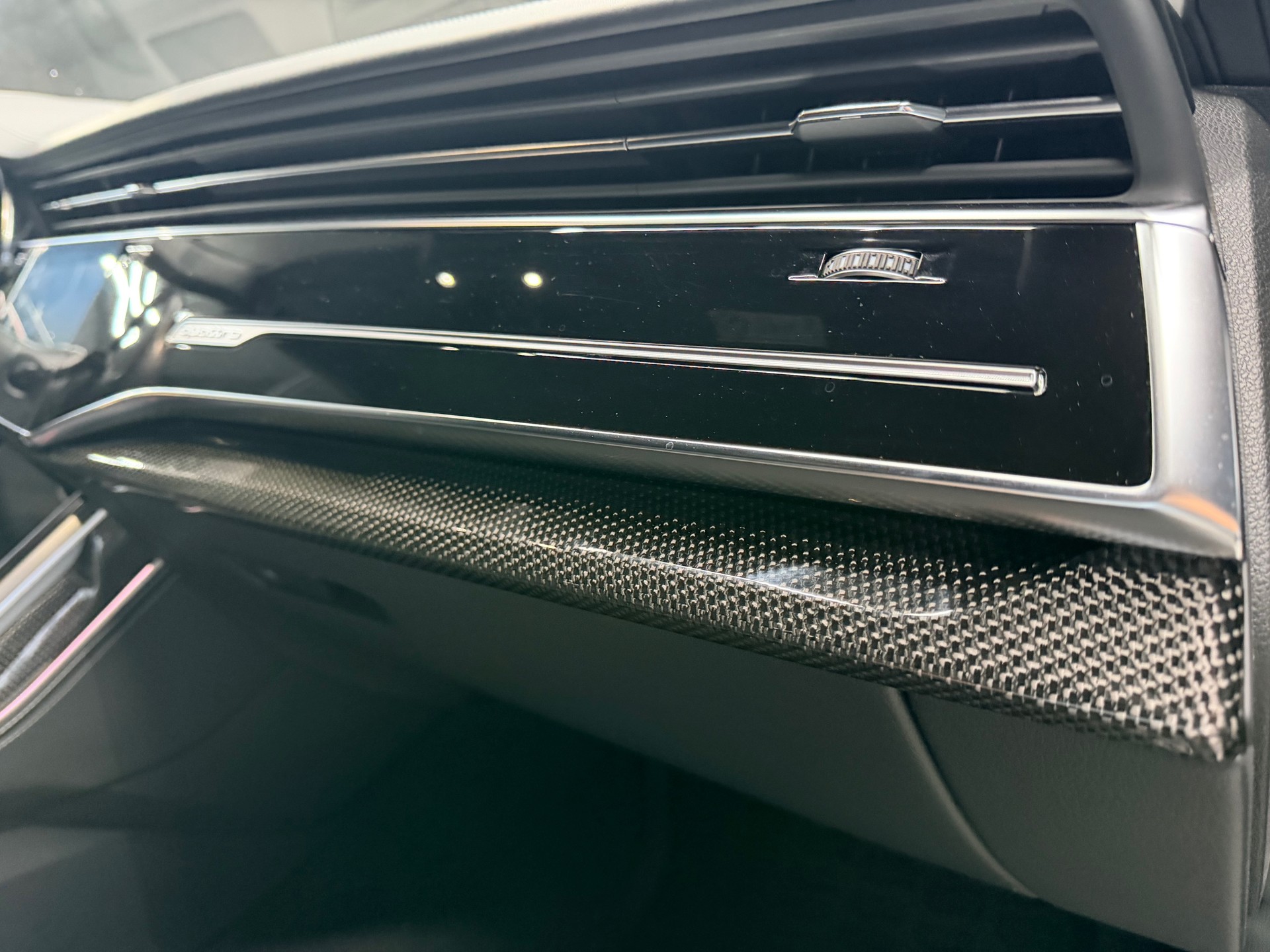 AUDI SQ8 50 TDI quattro-image-16