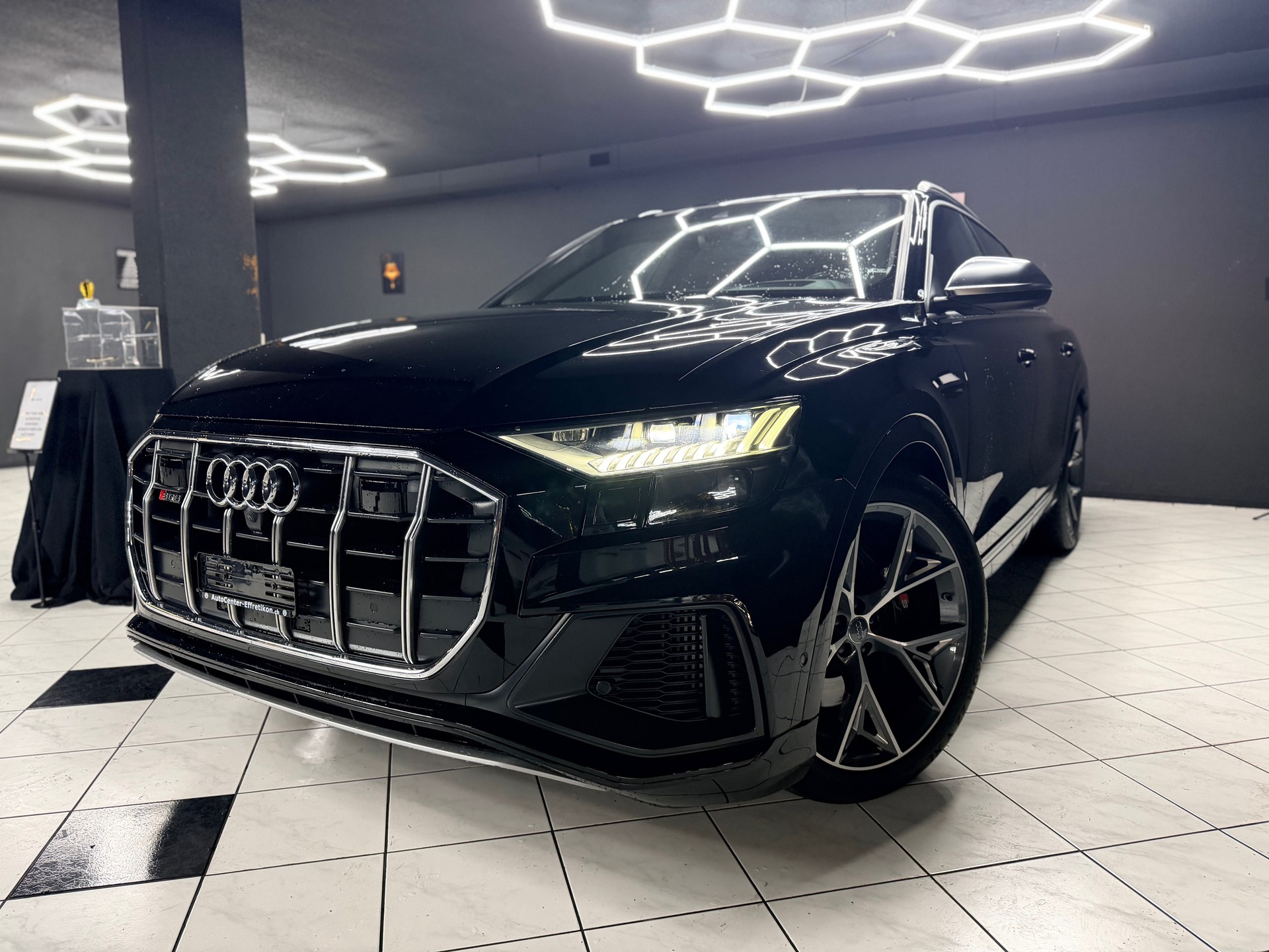 AUDI SQ8 50 TDI quattro-showroom-element-1
