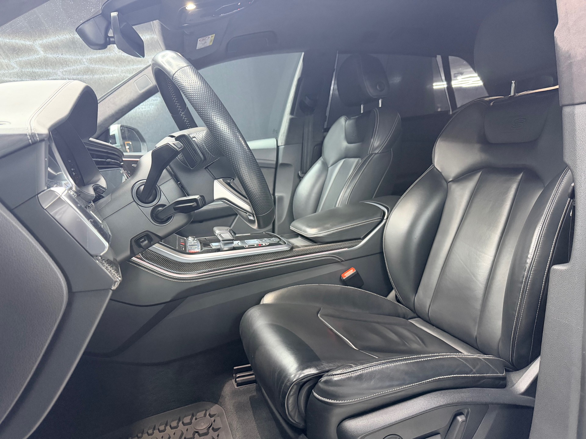 AUDI SQ8 50 TDI quattro-image-9