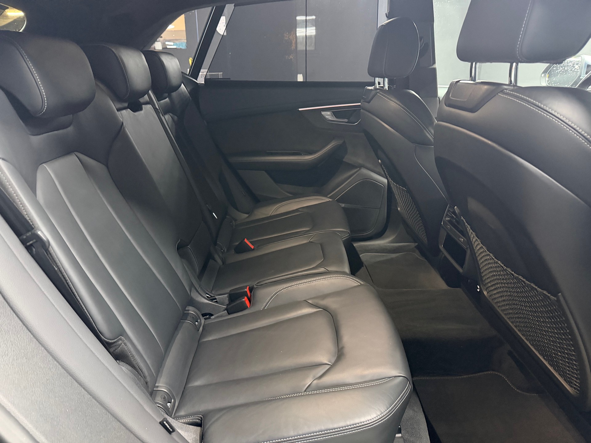 AUDI SQ8 50 TDI quattro-image-12