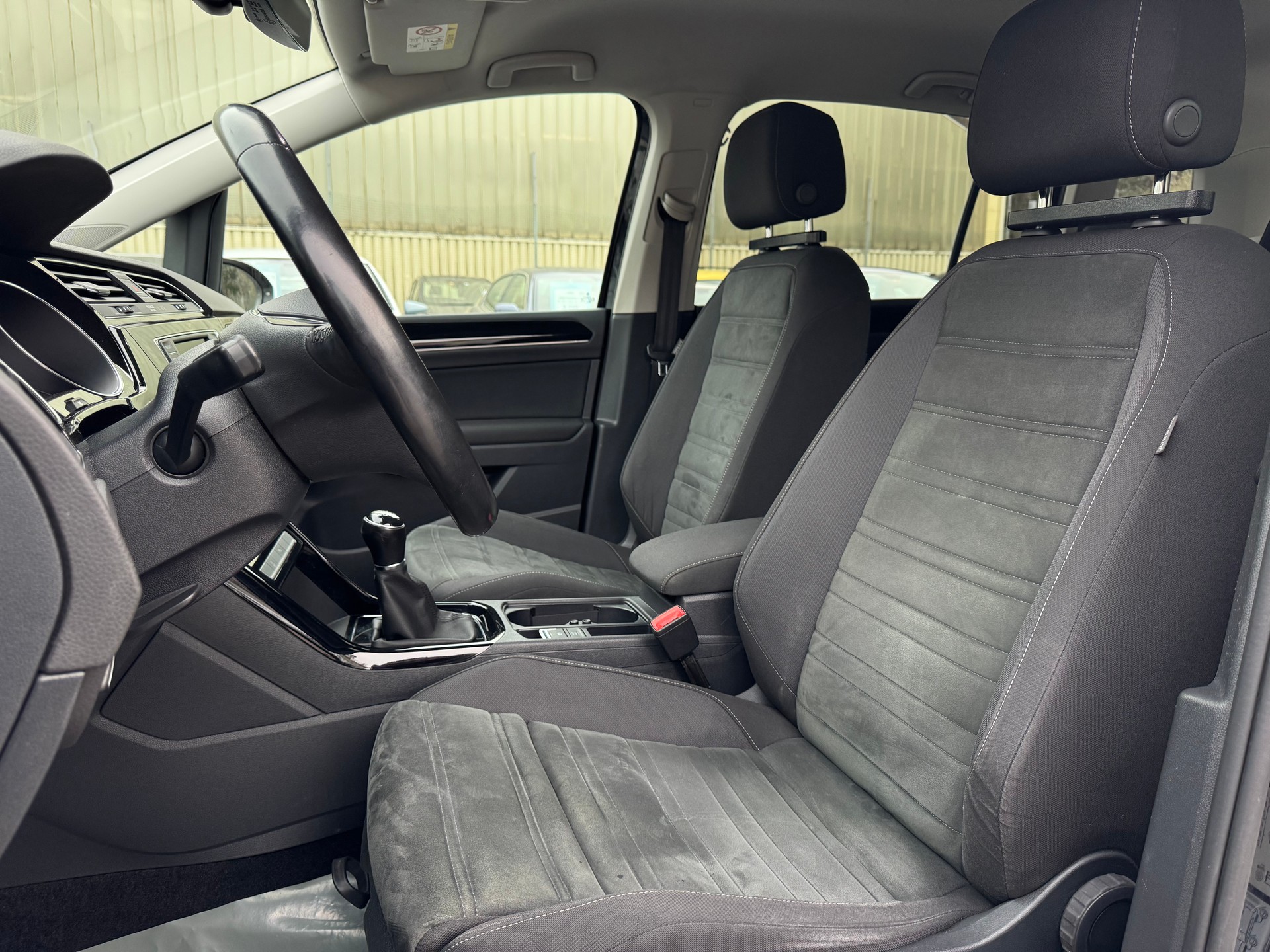 VW Touran 2.0 TDI BlueMotion Technology Highline-image-9