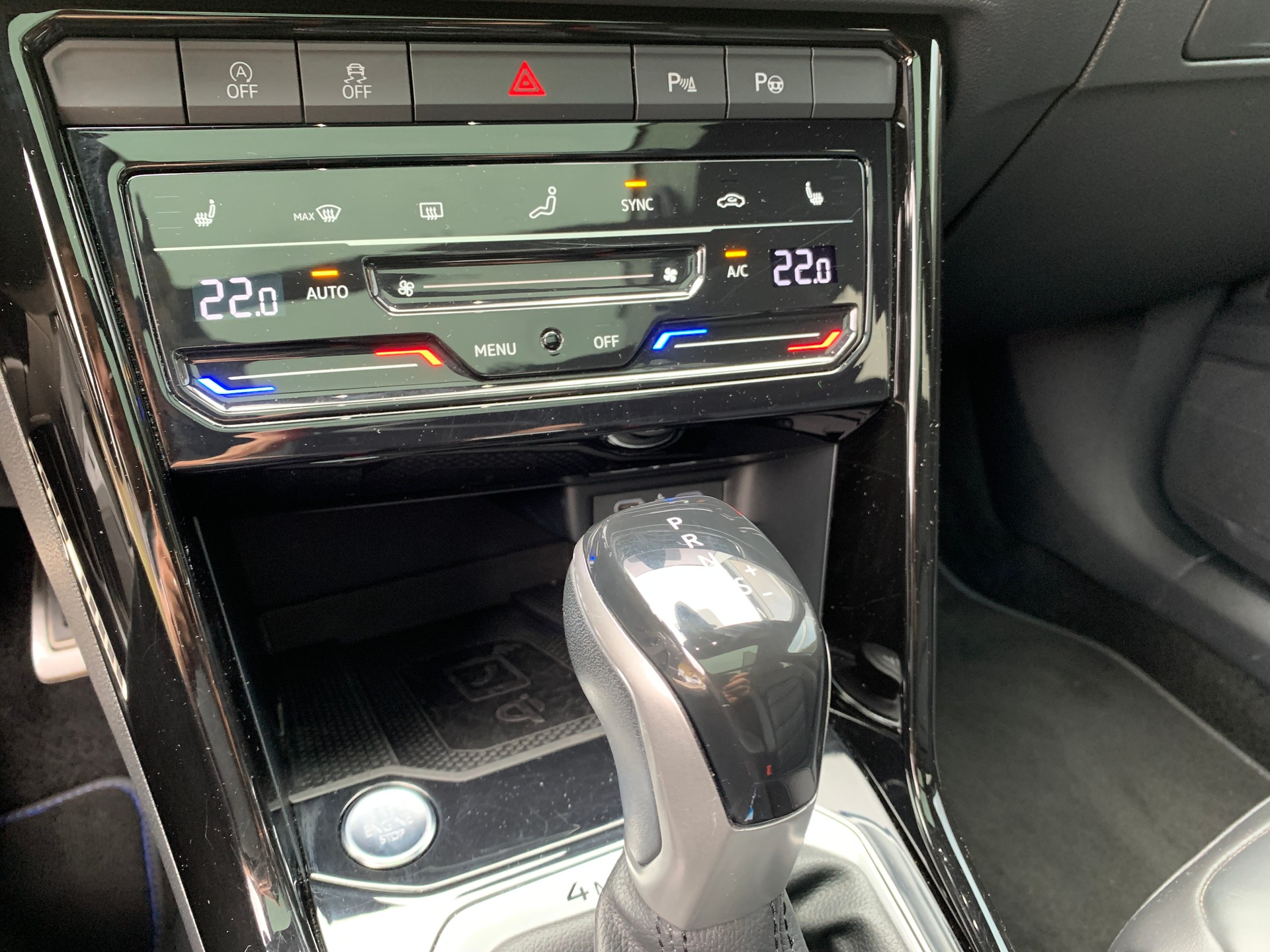 VW T-Roc 2.0 TSI R DSG 4Motion-image-14