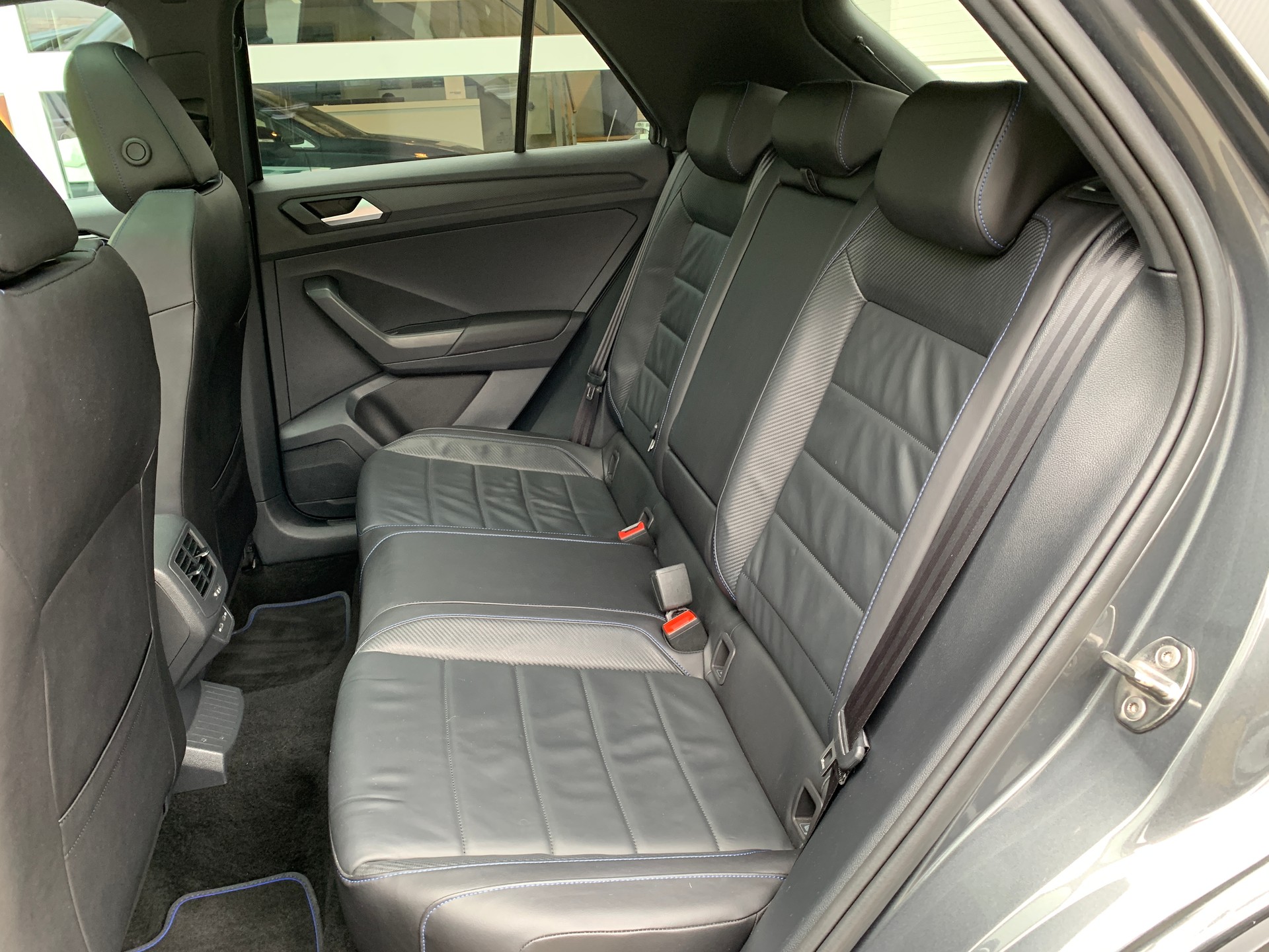 VW T-Roc 2.0 TSI R DSG 4Motion-image-18