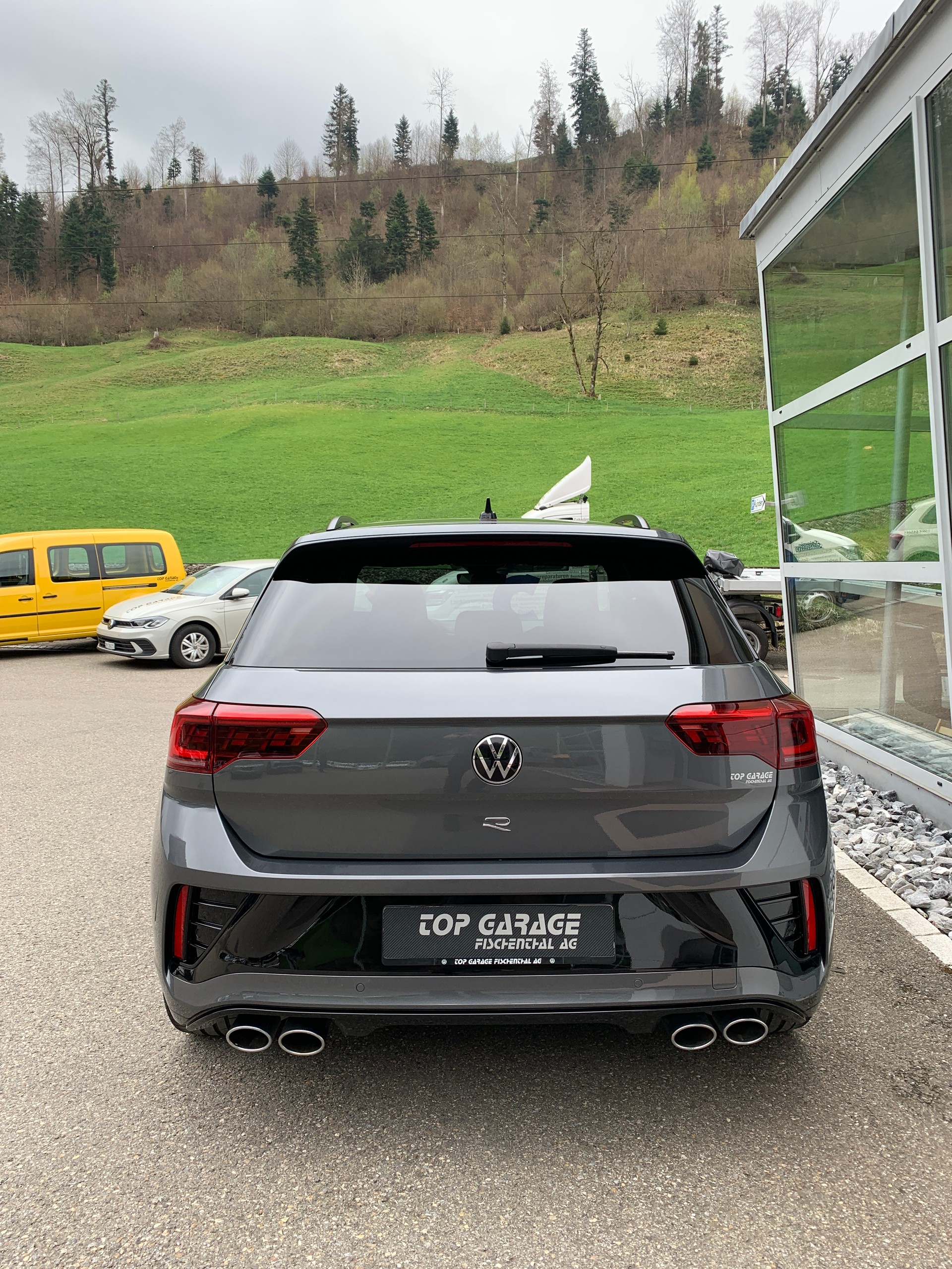 VW T-Roc 2.0 TSI R DSG 4Motion-image-5