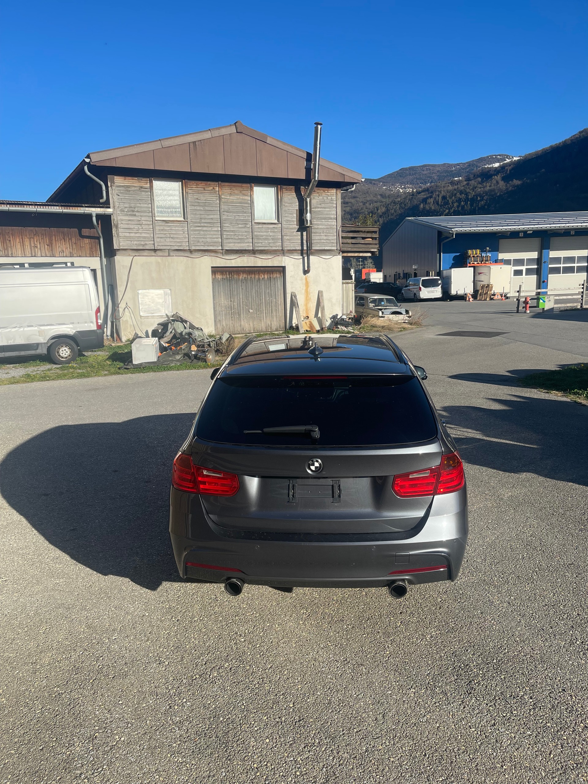 BMW 335i xDrive Touring Sport Line Steptronic-image-15