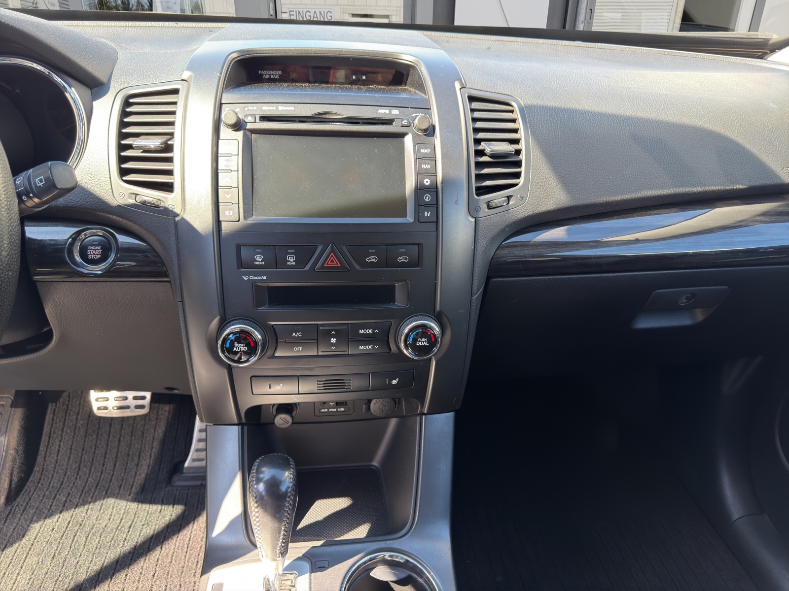 KIA Sorento 2.2 CRDI Style Automatic-image-13