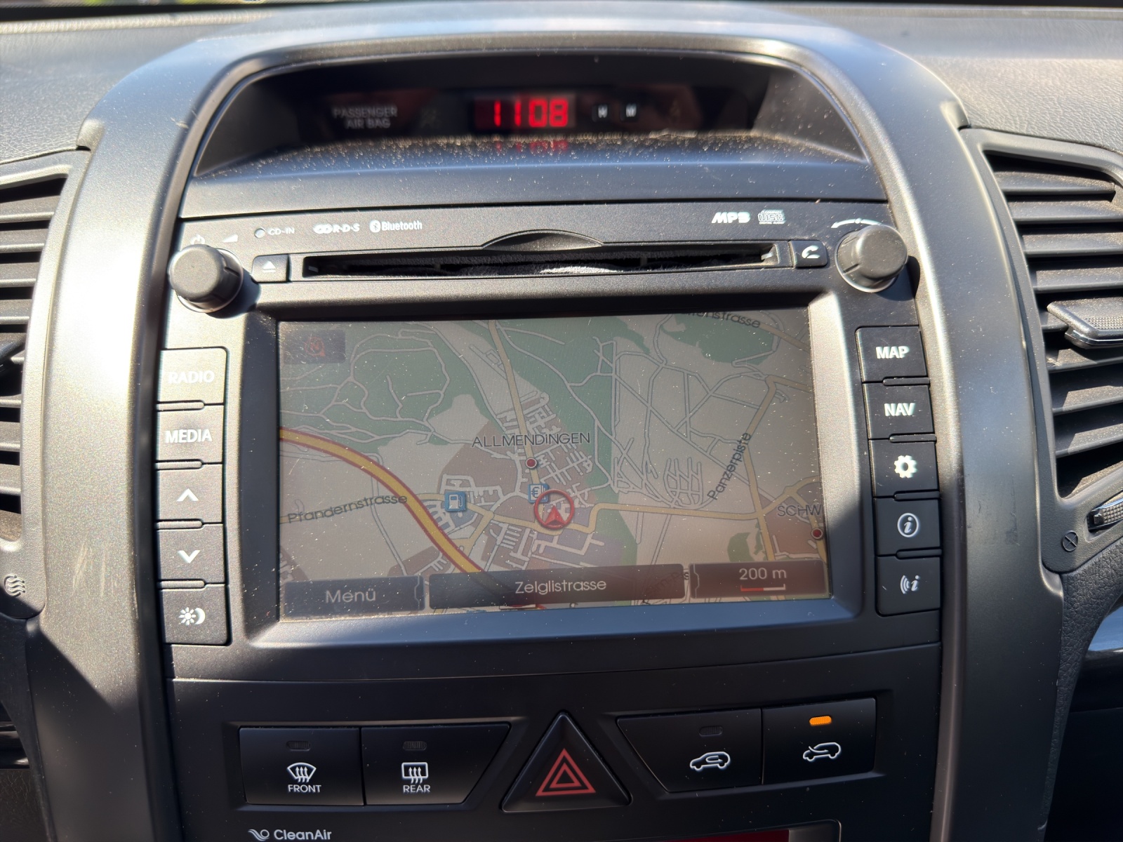 KIA Sorento 2.2 CRDI Style Automatic-image-14