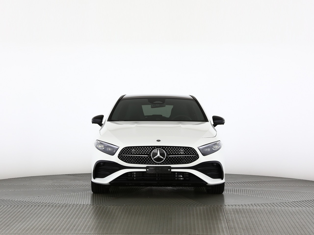 MERCEDES-BENZ A 200 Night Star 7G-DCT-showroom-element-1