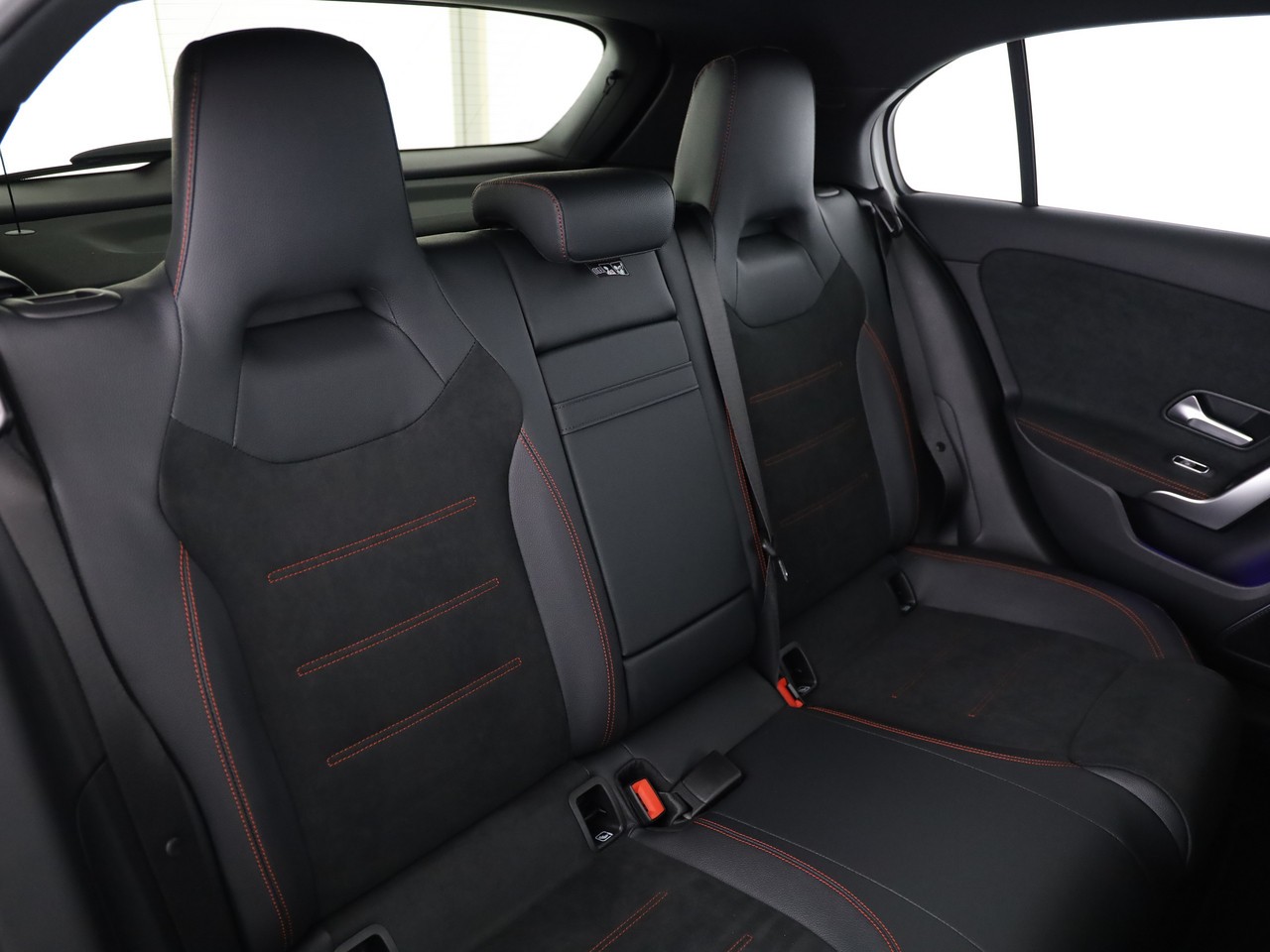 MERCEDES-BENZ A 200 Night Star 7G-DCT-image-12