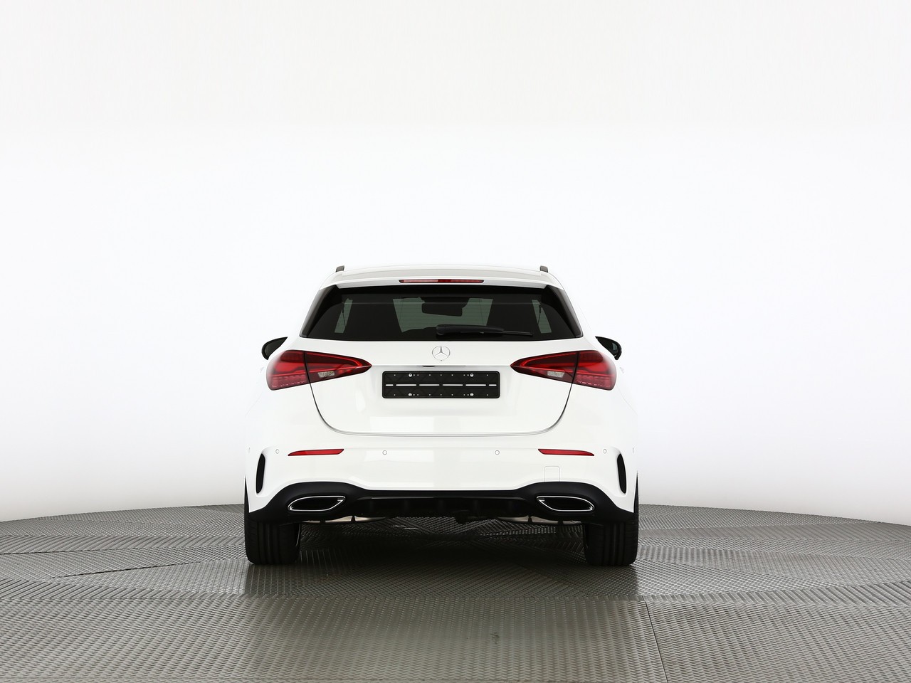 MERCEDES-BENZ A 200 Night Star 7G-DCT-showroom-element-3