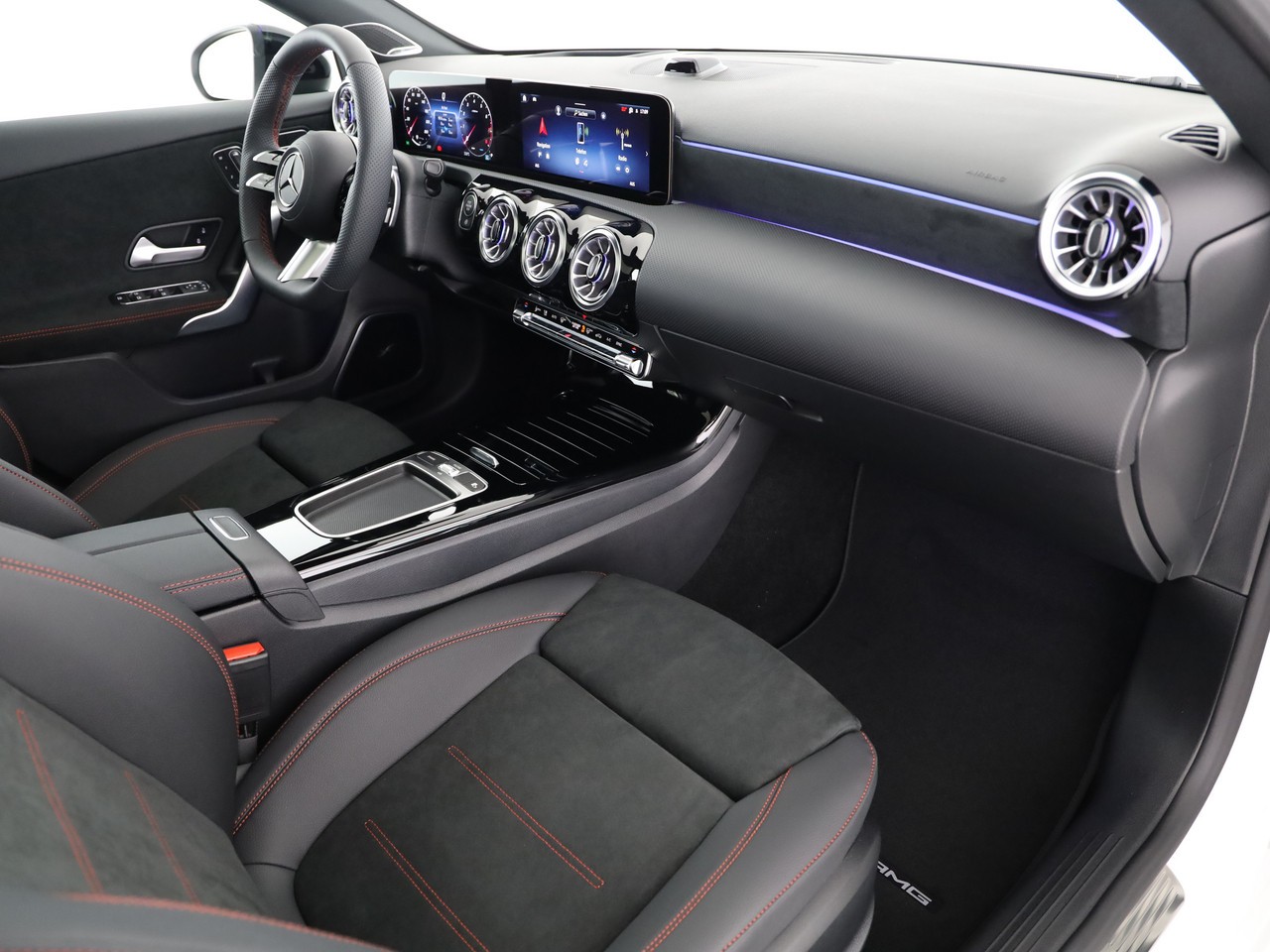MERCEDES-BENZ A 200 Night Star 7G-DCT-image-9