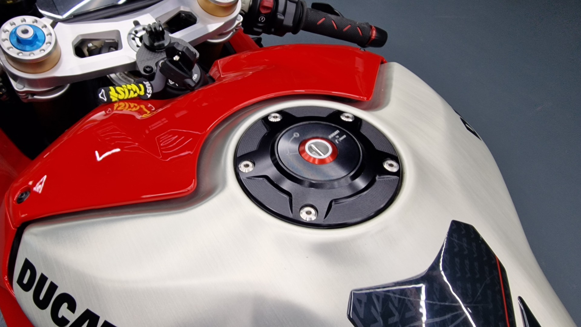DUCATI Panigale 998 V4 R-image-10