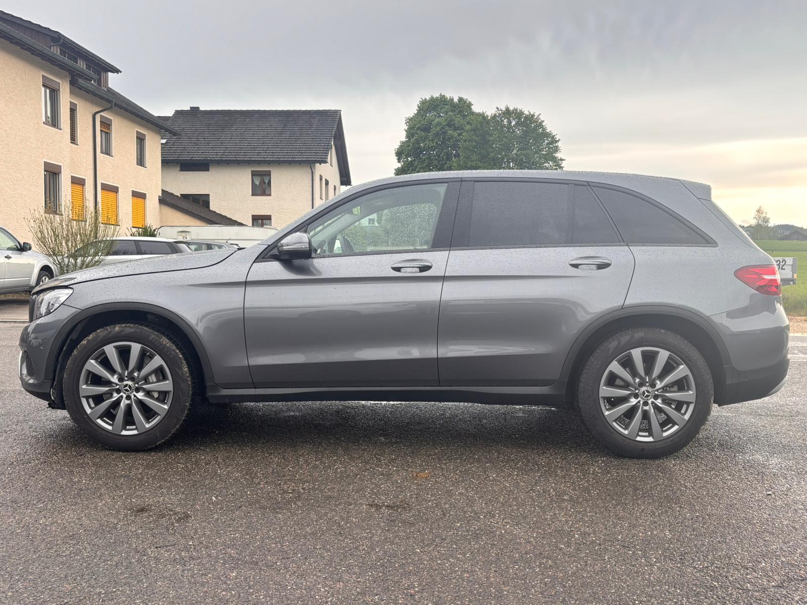 MERCEDES-BENZ GLC 300 4Matic 9G-Tronic-image-7