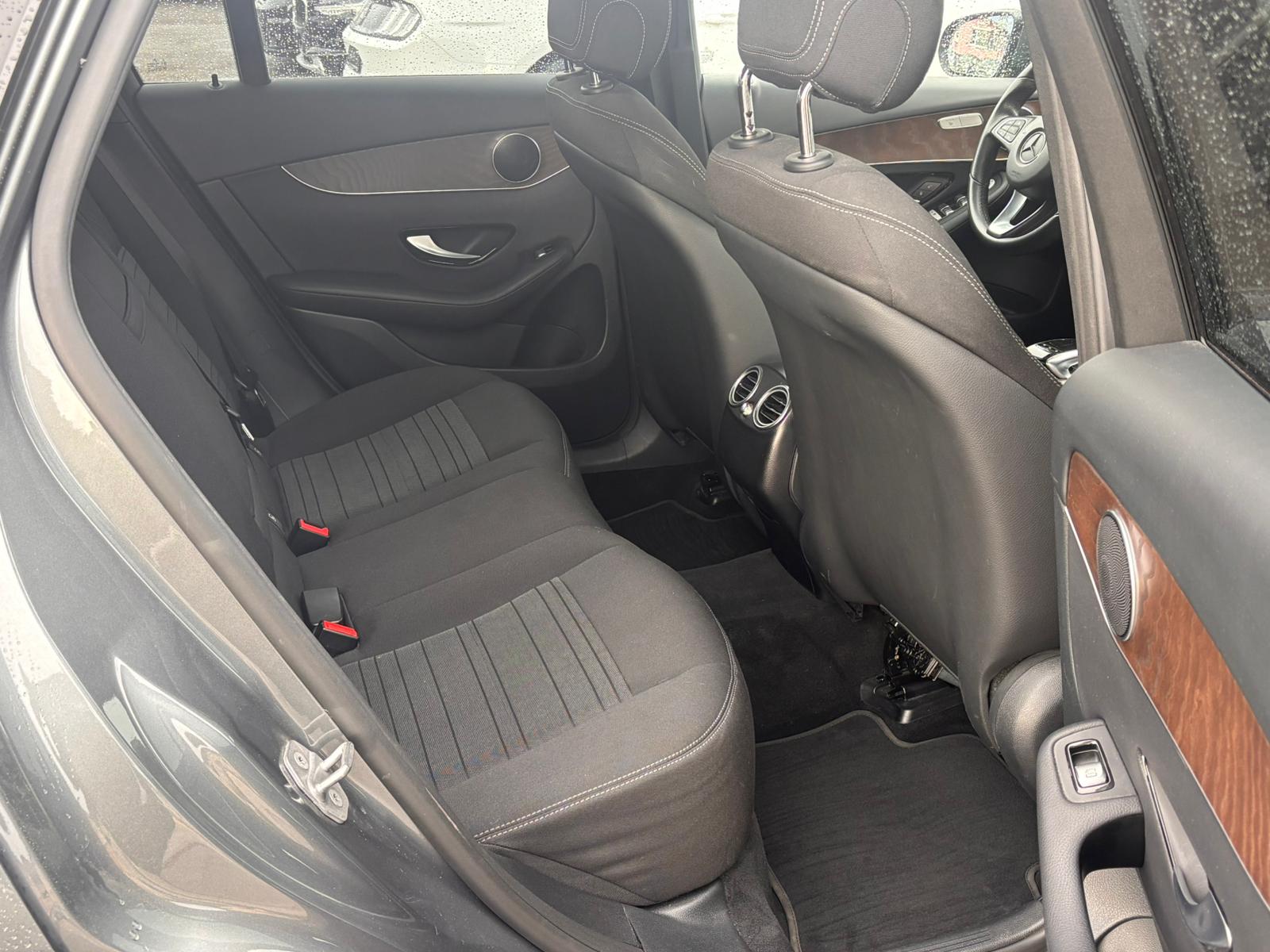 MERCEDES-BENZ GLC 300 4Matic 9G-Tronic-image-12