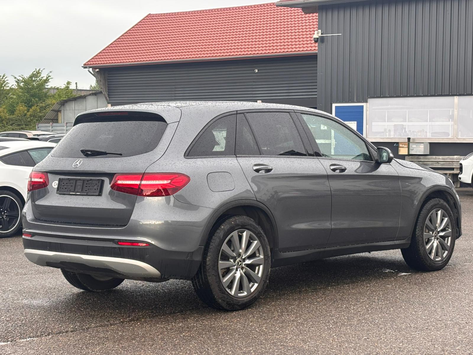 MERCEDES-BENZ GLC 300 4Matic 9G-Tronic-image-4