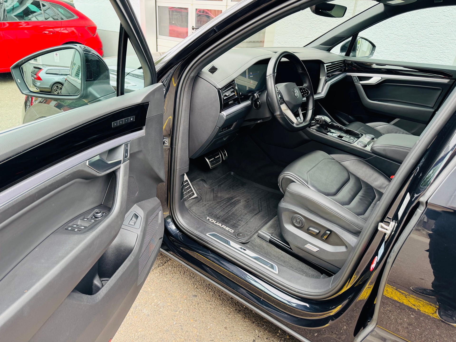 VW Touareg 3.0 TDI R Line Tiptronic-image-7
