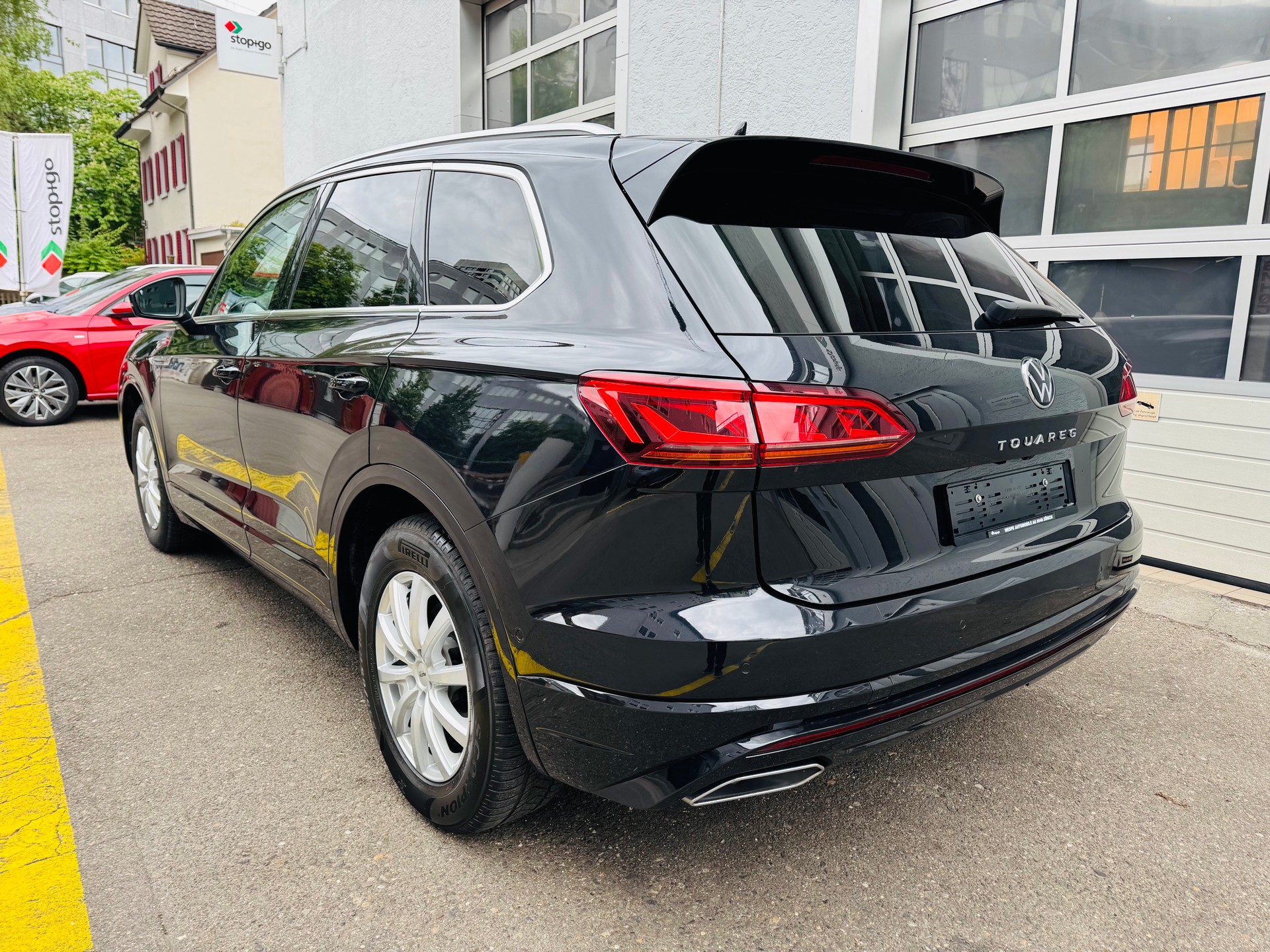 VW Touareg 3.0 TDI R Line Tiptronic-image-4