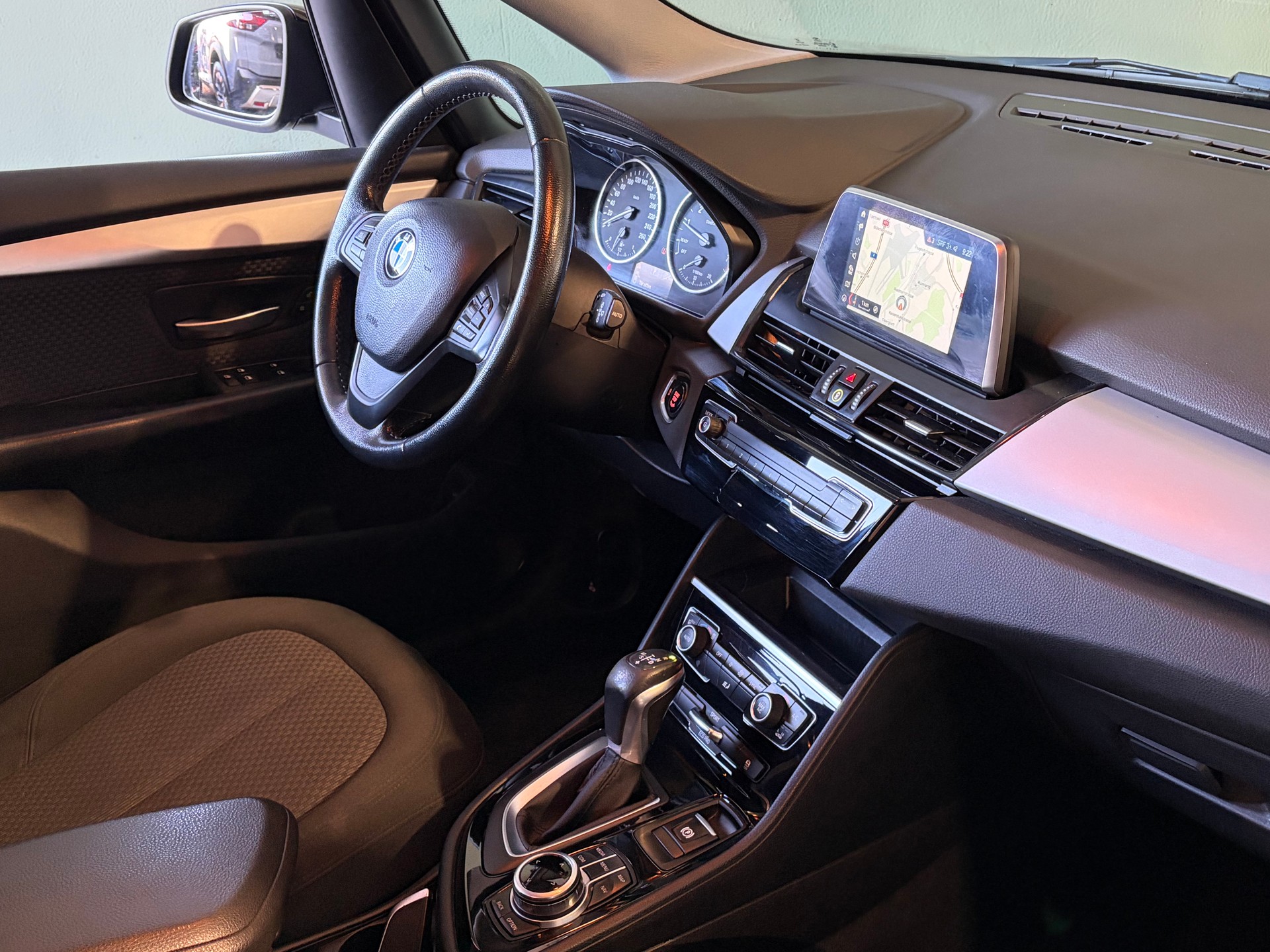 BMW 218i Active Tourer Steptronic *CH-Fahrzeug*-image-10