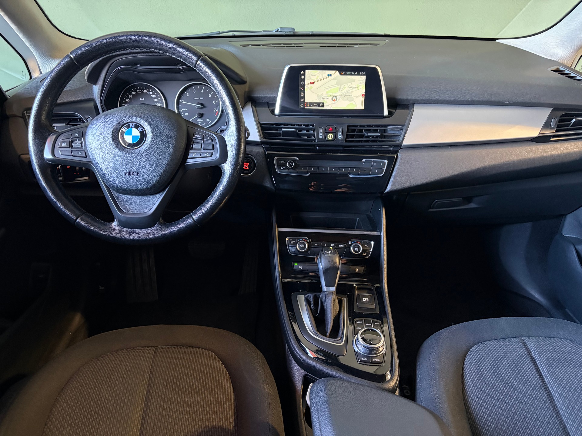 BMW 218i Active Tourer Steptronic *CH-Fahrzeug*-image-4