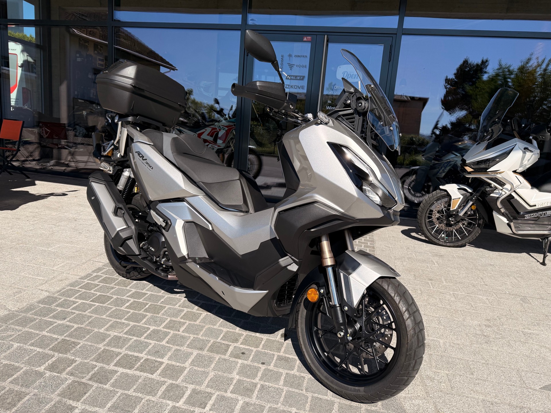 HONDA ADV 350-image-1