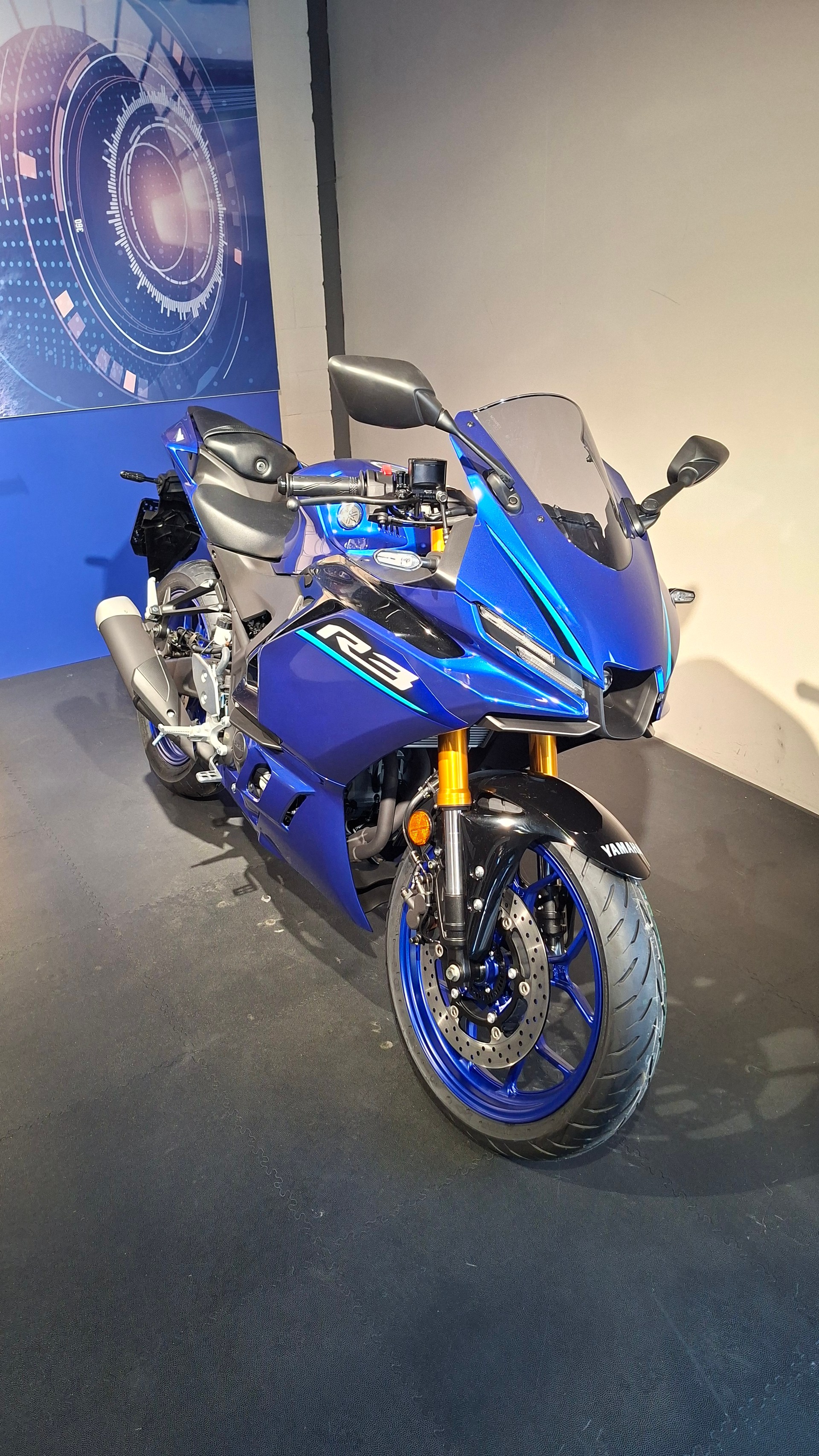 YAMAHA YZF-R3-image-3