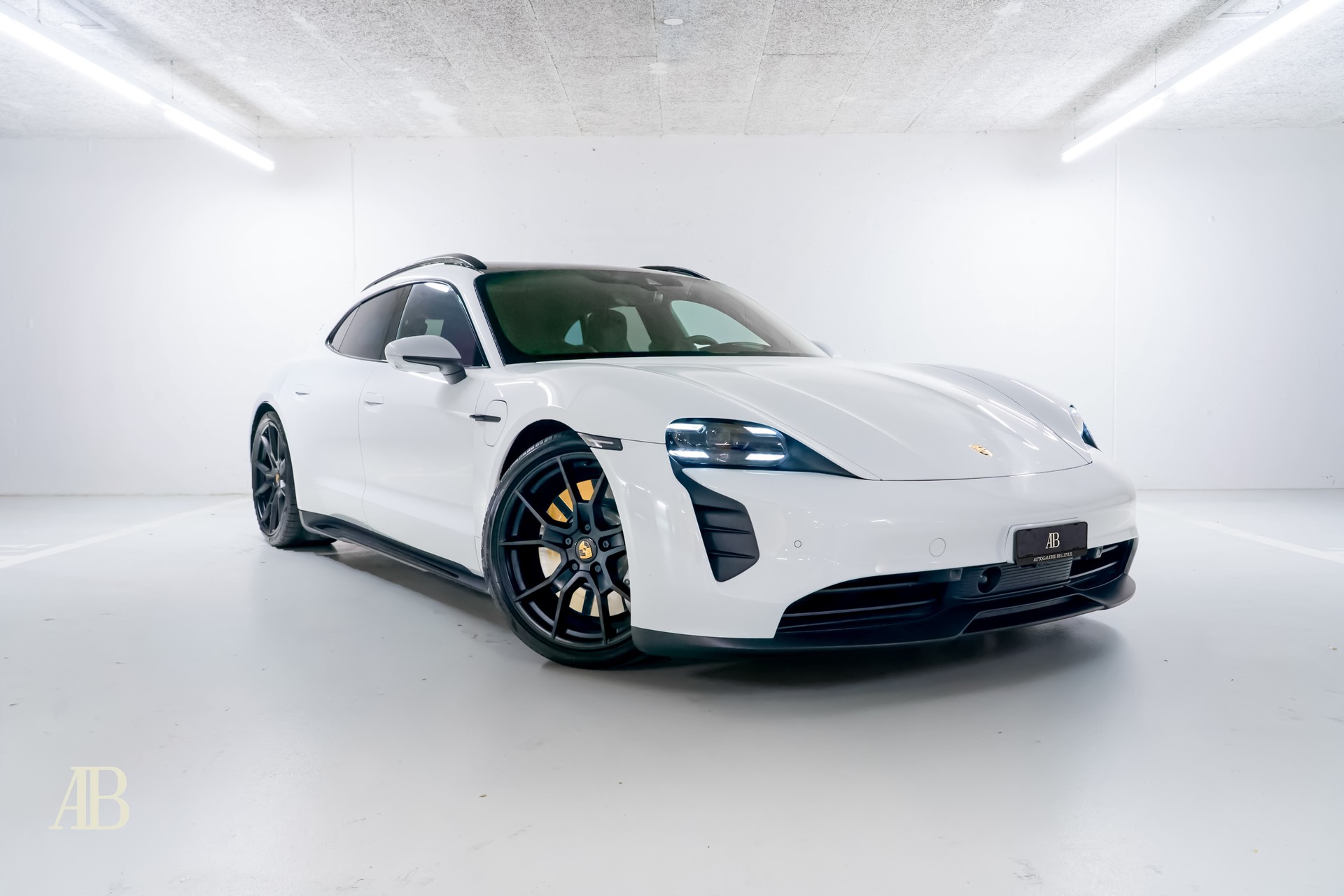 PORSCHE Taycan Sport Turismo mit Porsche Approved