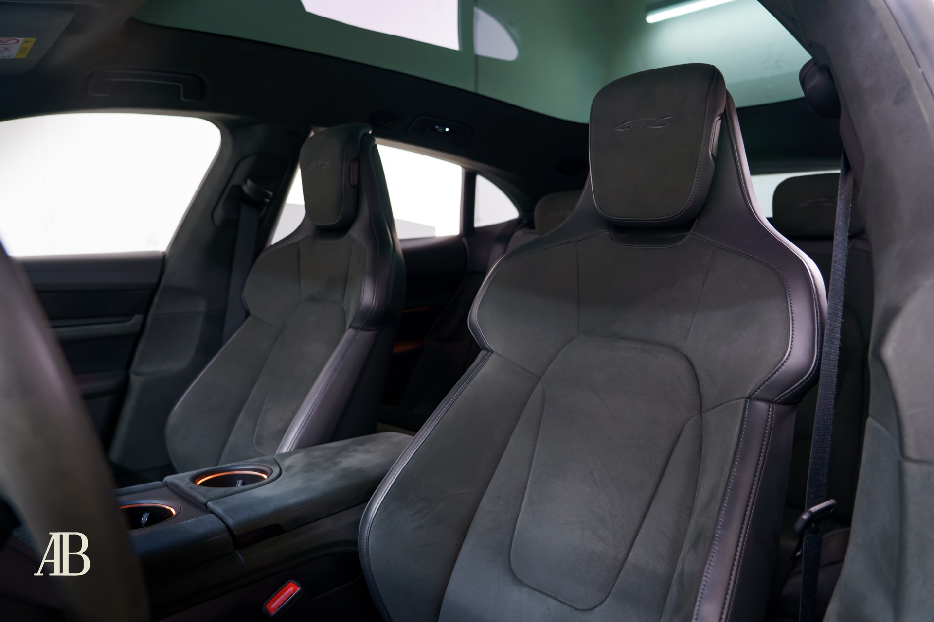 PORSCHE Taycan Sport Turismo mit Porsche Approved-image-12