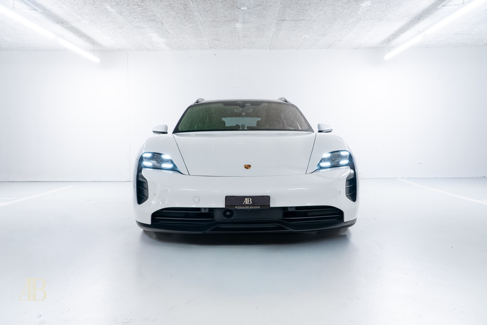 PORSCHE Taycan Sport Turismo mit Porsche Approved-image-1