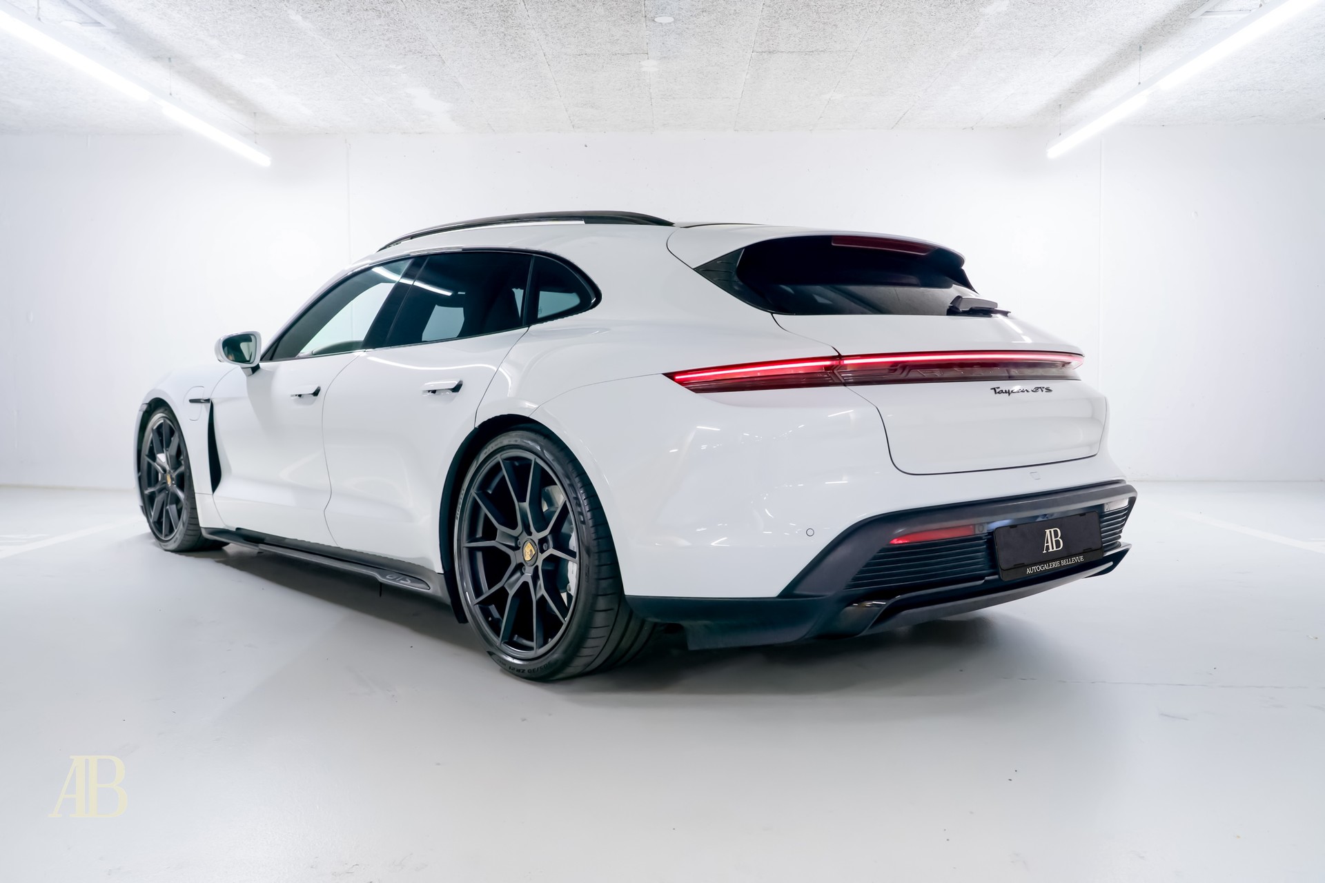 PORSCHE Taycan Sport Turismo mit Porsche Approved-image-4