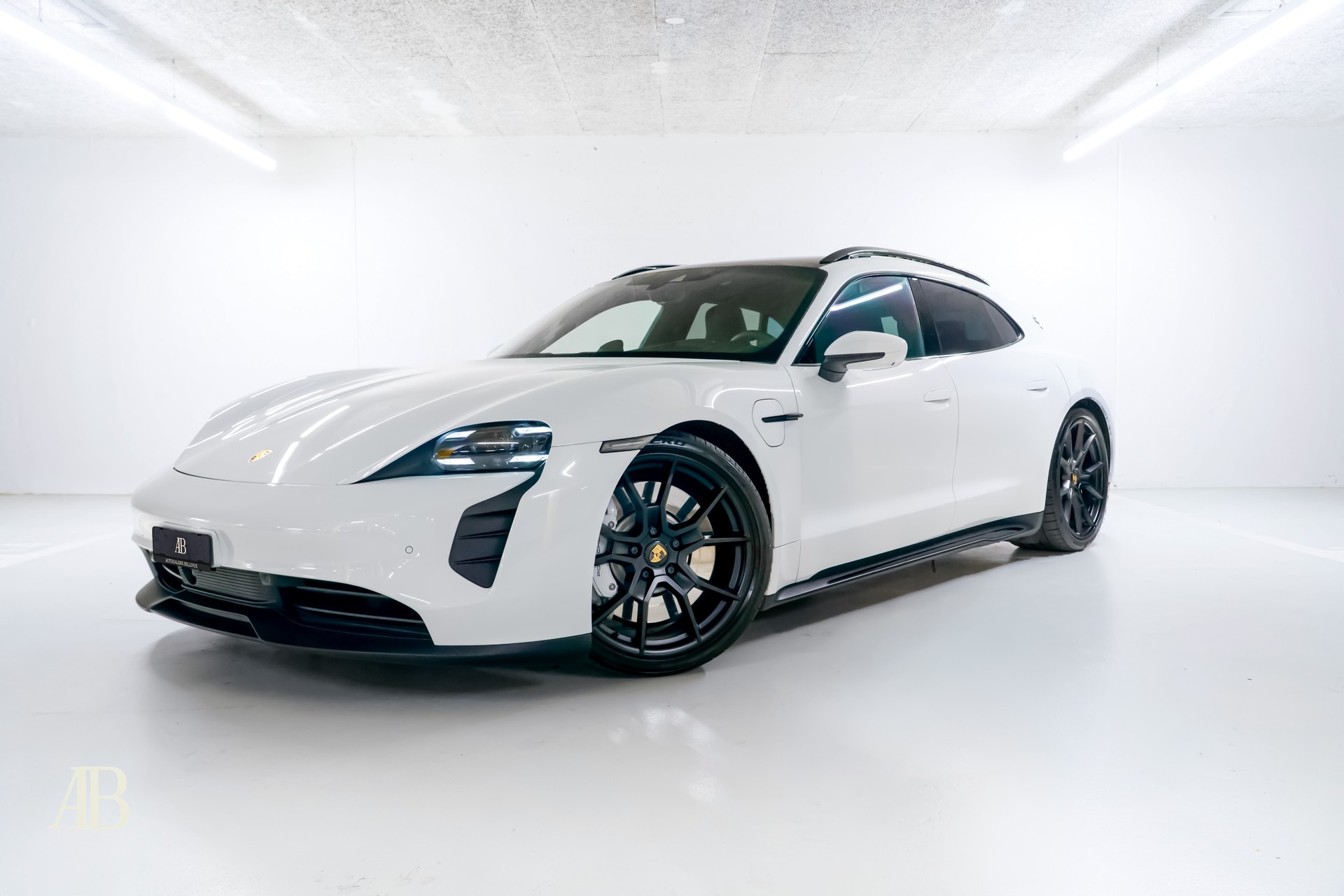 PORSCHE Taycan Sport Turismo mit Porsche Approved-image-2