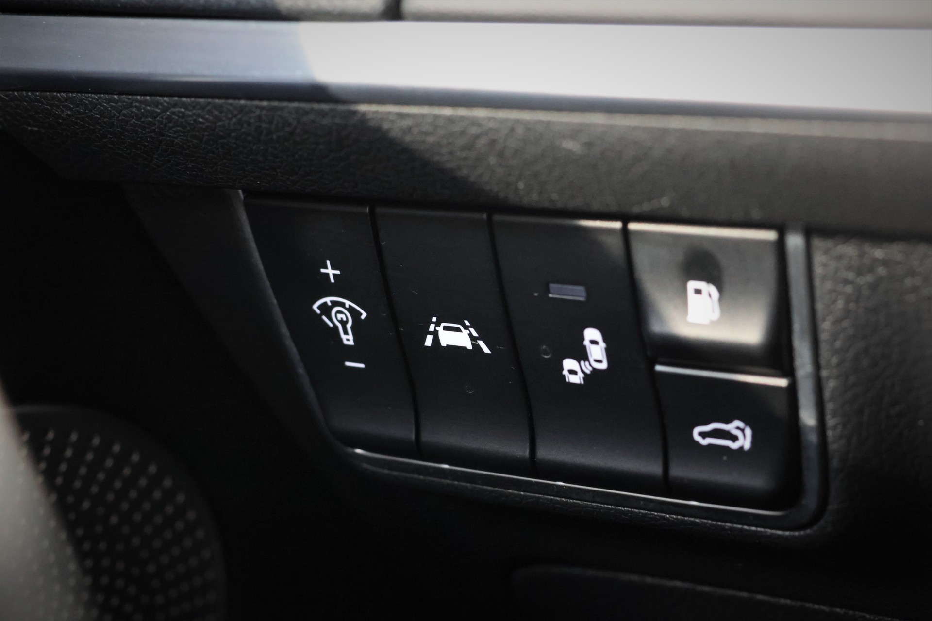 KIA Stinger 3.3 T-GDi GT Automat AWD (CH)-image-23