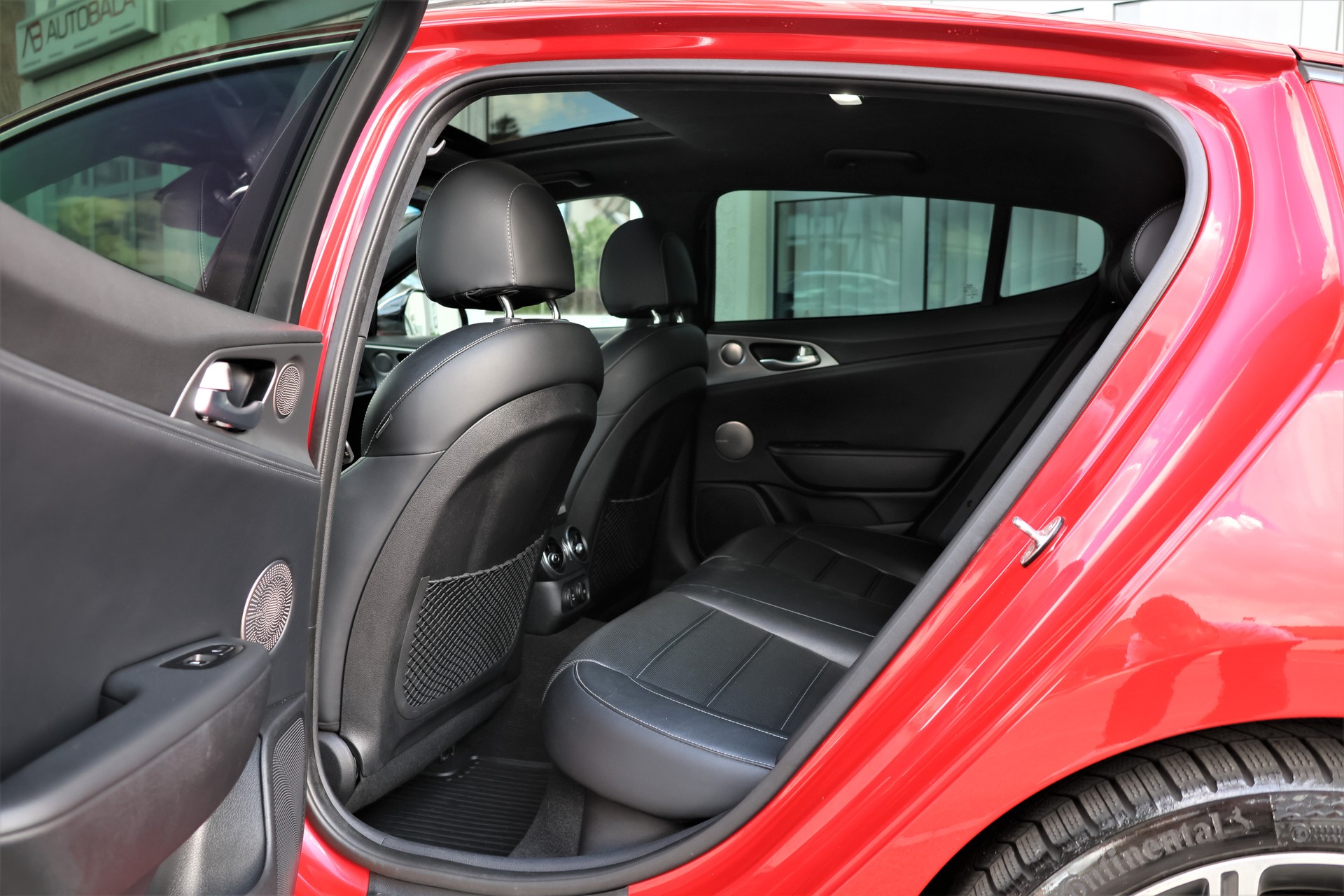 KIA Stinger 3.3 T-GDi GT Automat AWD (CH)-image-12