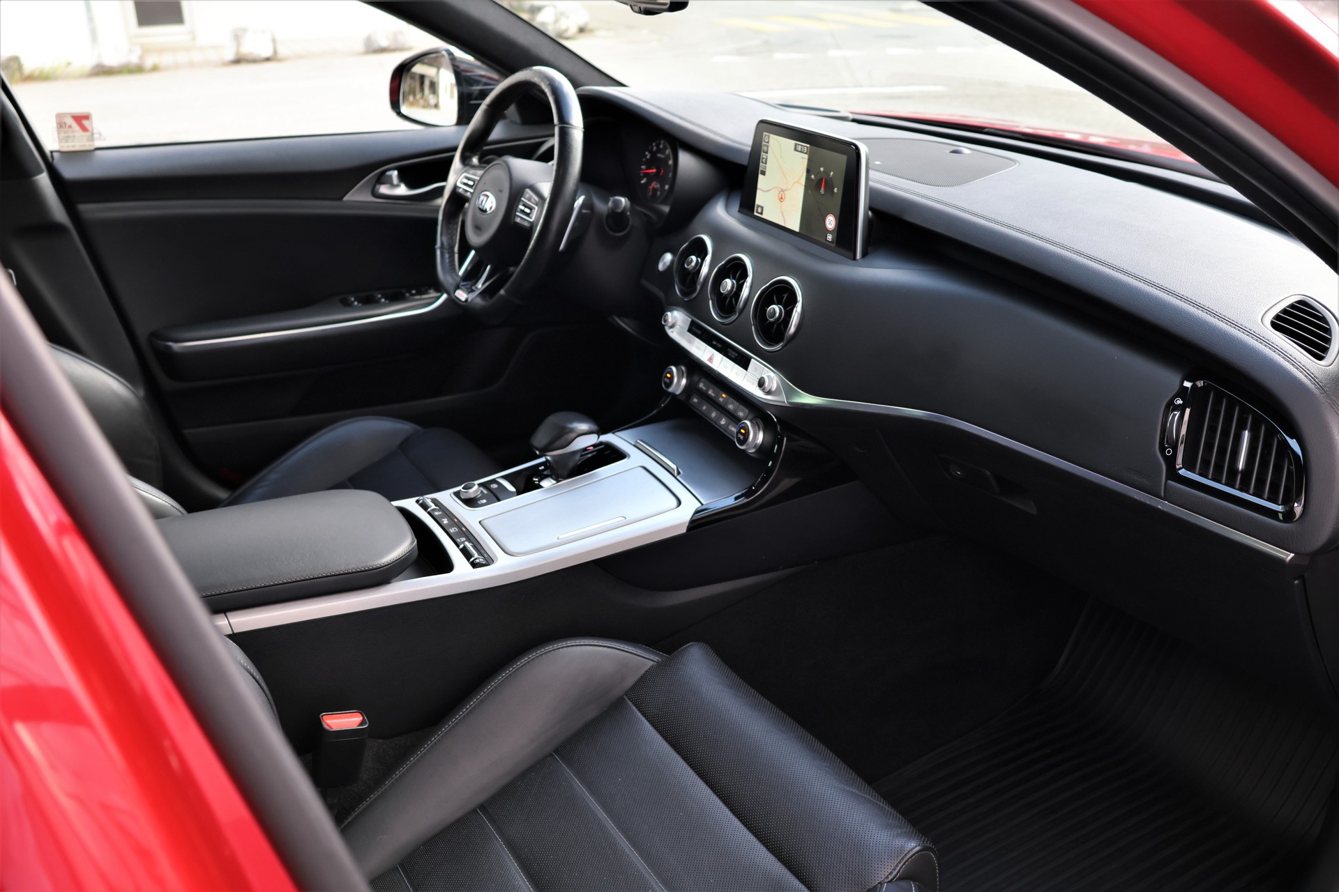 KIA Stinger 3.3 T-GDi GT Automat AWD (CH)-image-18