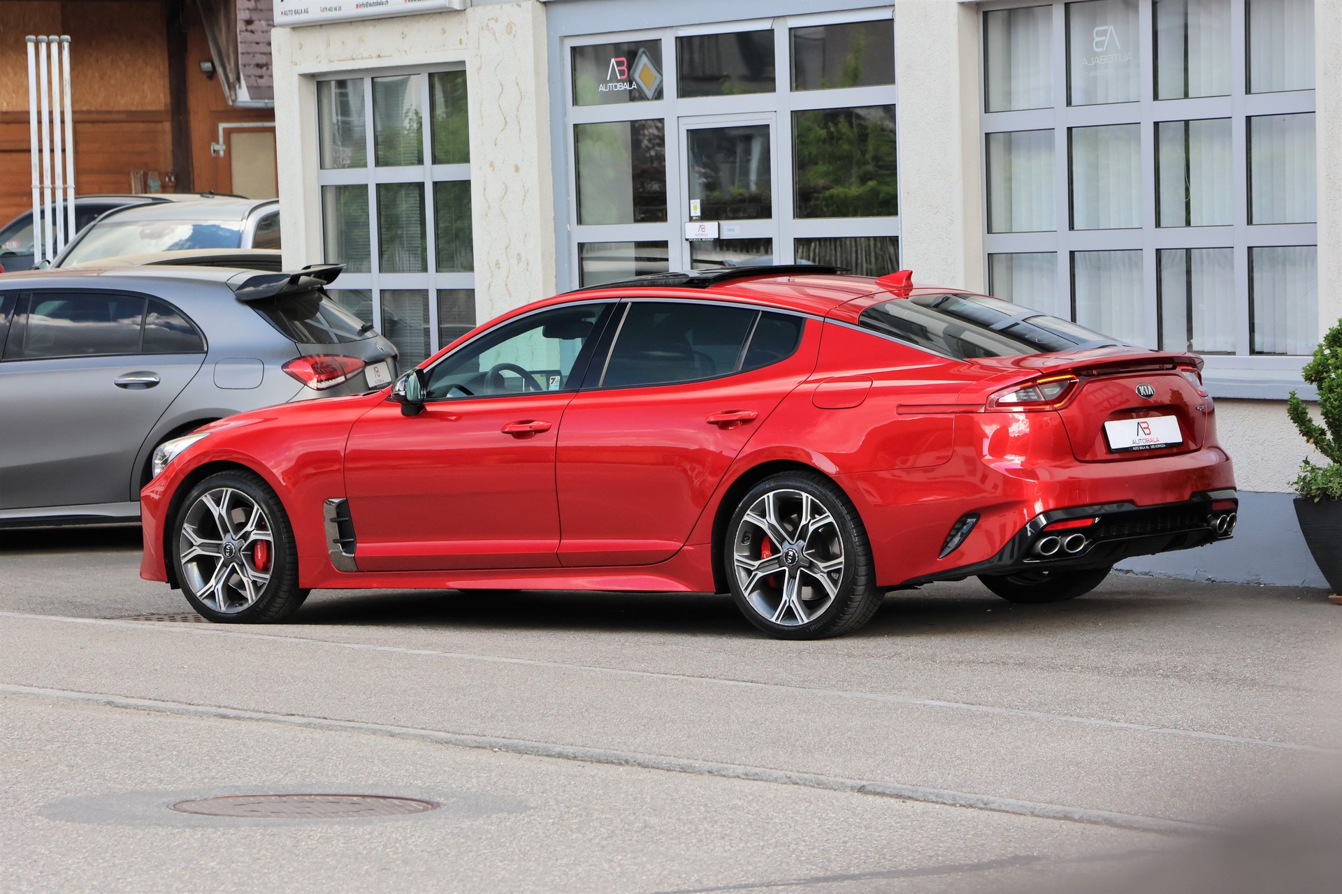 KIA Stinger 3.3 T-GDi GT Automat AWD (CH)-image-4