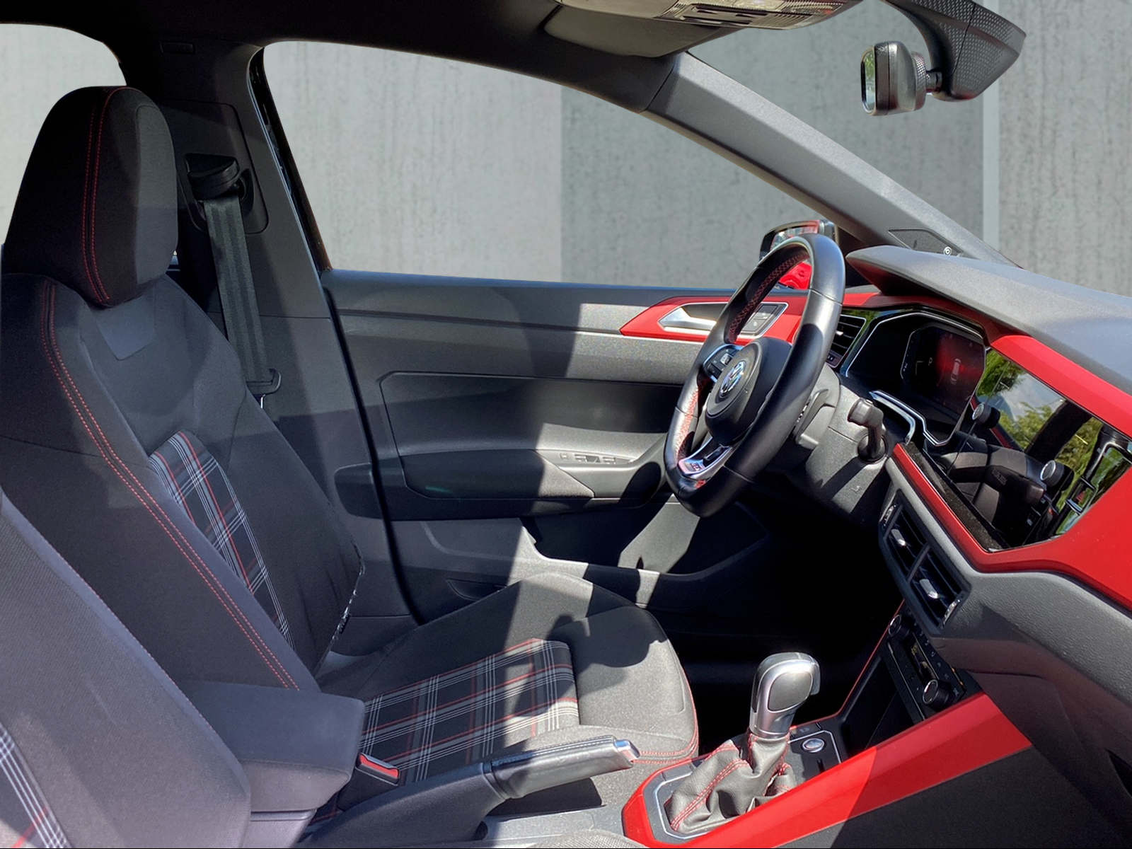 VW Polo 2.0 TSI GTI DSG-image-8