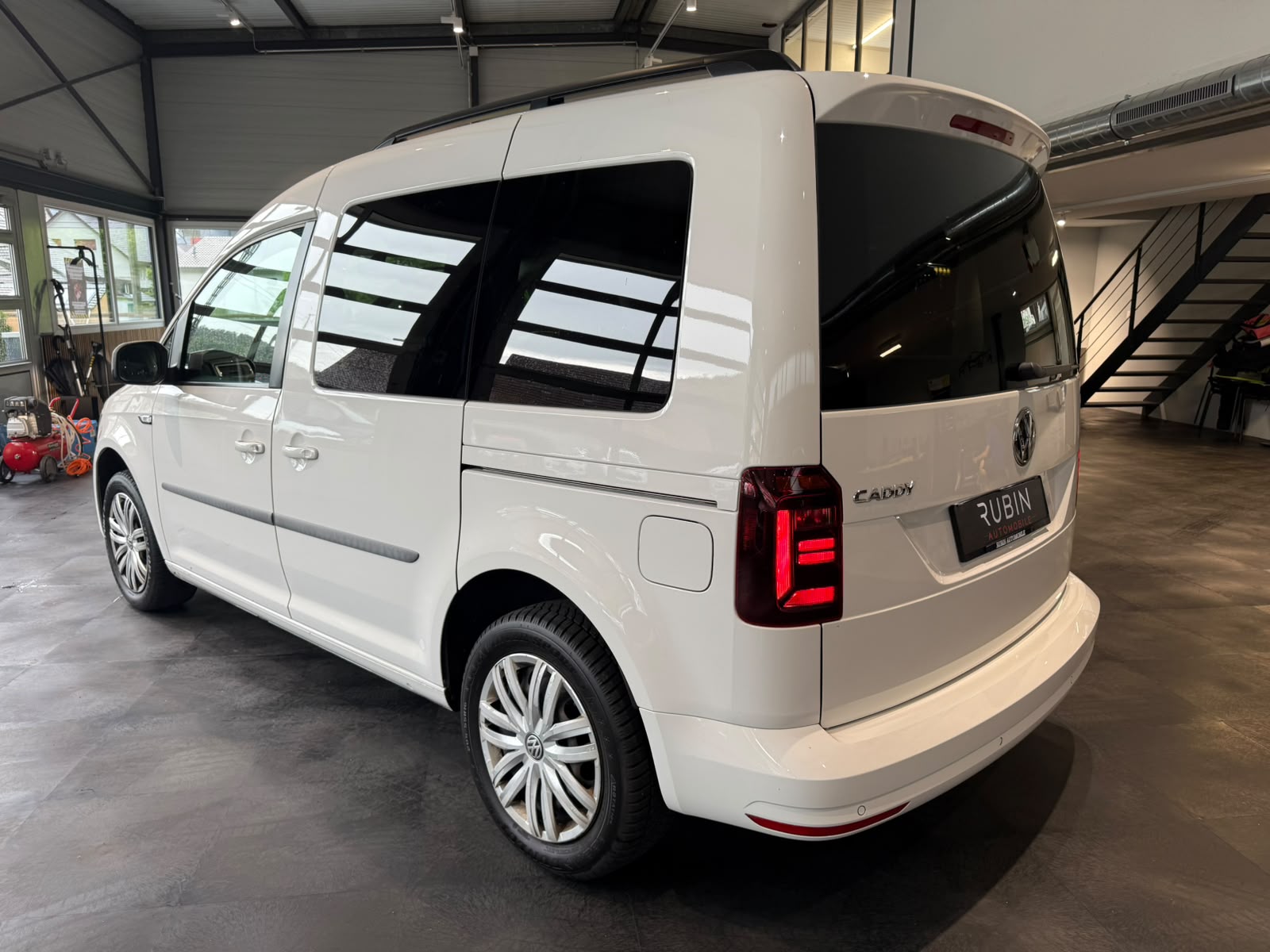VW Caddy 1.4 TSI Liberty DSG-showroom-element-2