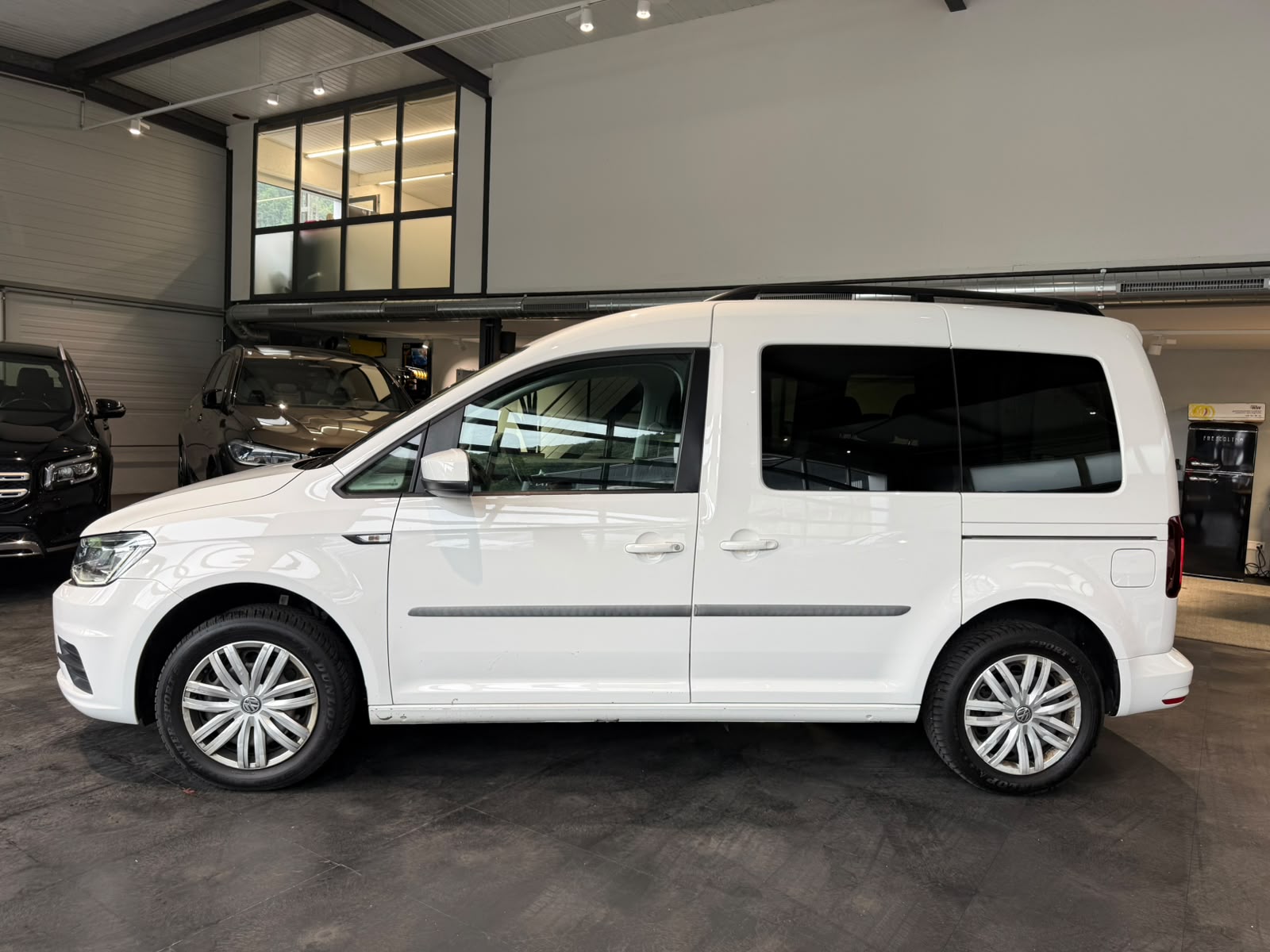 VW Caddy 1.4 TSI Liberty DSG-showroom-element-1