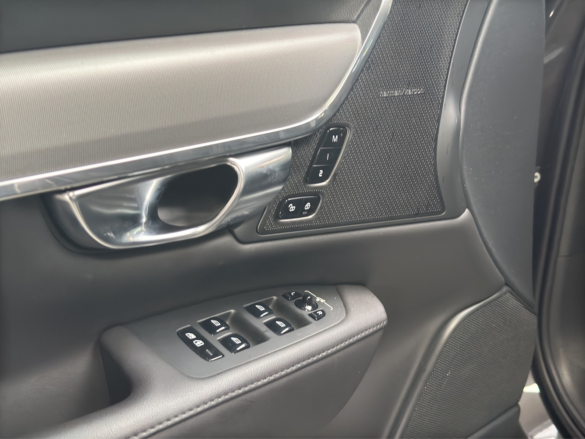 VOLVO S90 B4 Mild Hybrid Plus Bright Geartronic-image-8