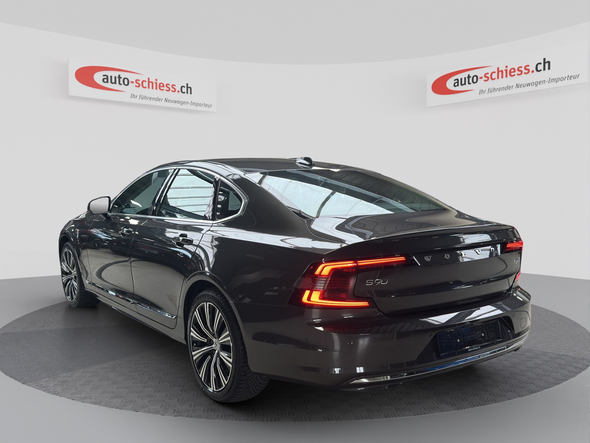 VOLVO S90 B4 Mild Hybrid Plus Bright Geartronic-showroom-element-2
