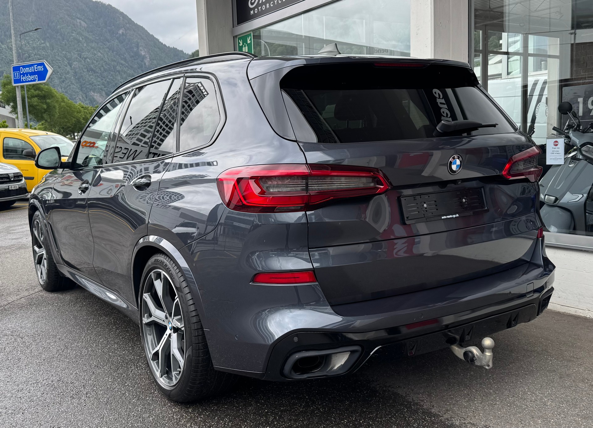 BMW X5 xDrive45e M Sport Plus Steptronic-showroom-element-3