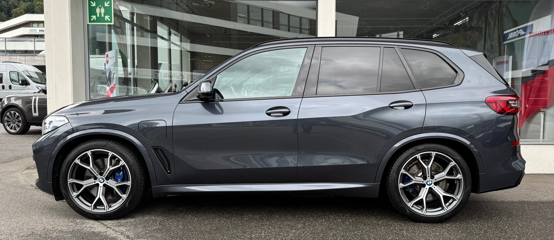 BMW X5 xDrive45e M Sport Plus Steptronic-showroom-element-2