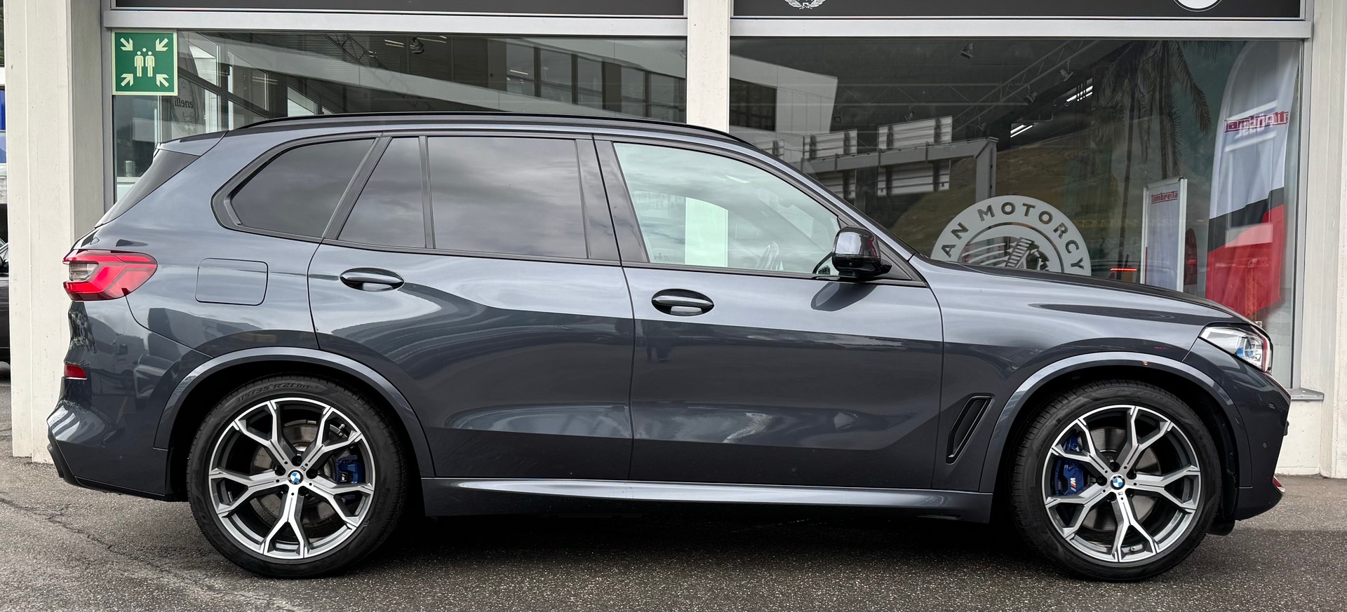 BMW X5 xDrive45e M Sport Plus Steptronic-showroom-element-1