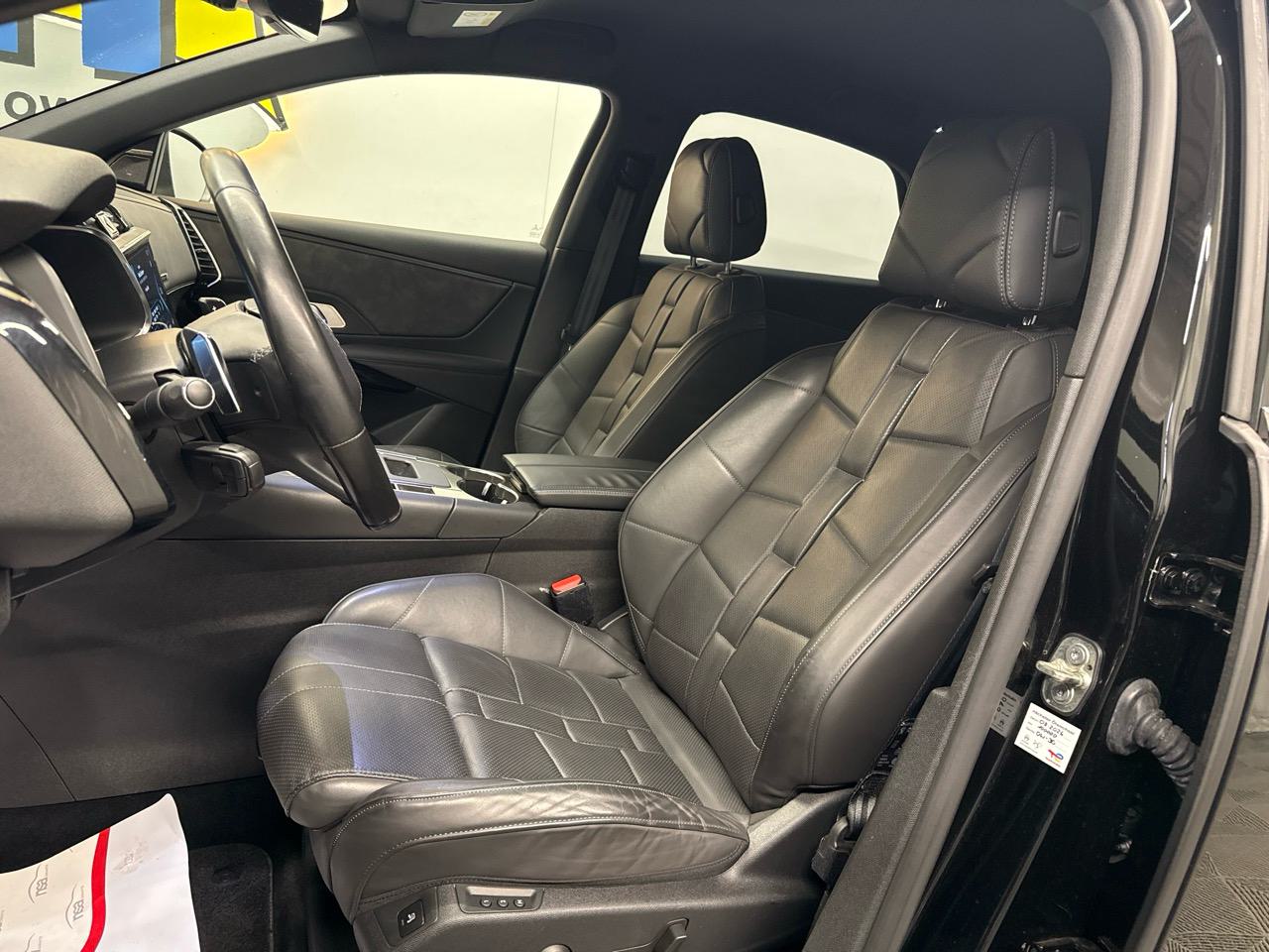 DS AUTOMOBILES DS 7 Crossback E-Tense 300 SO Chic-showroom-element-3