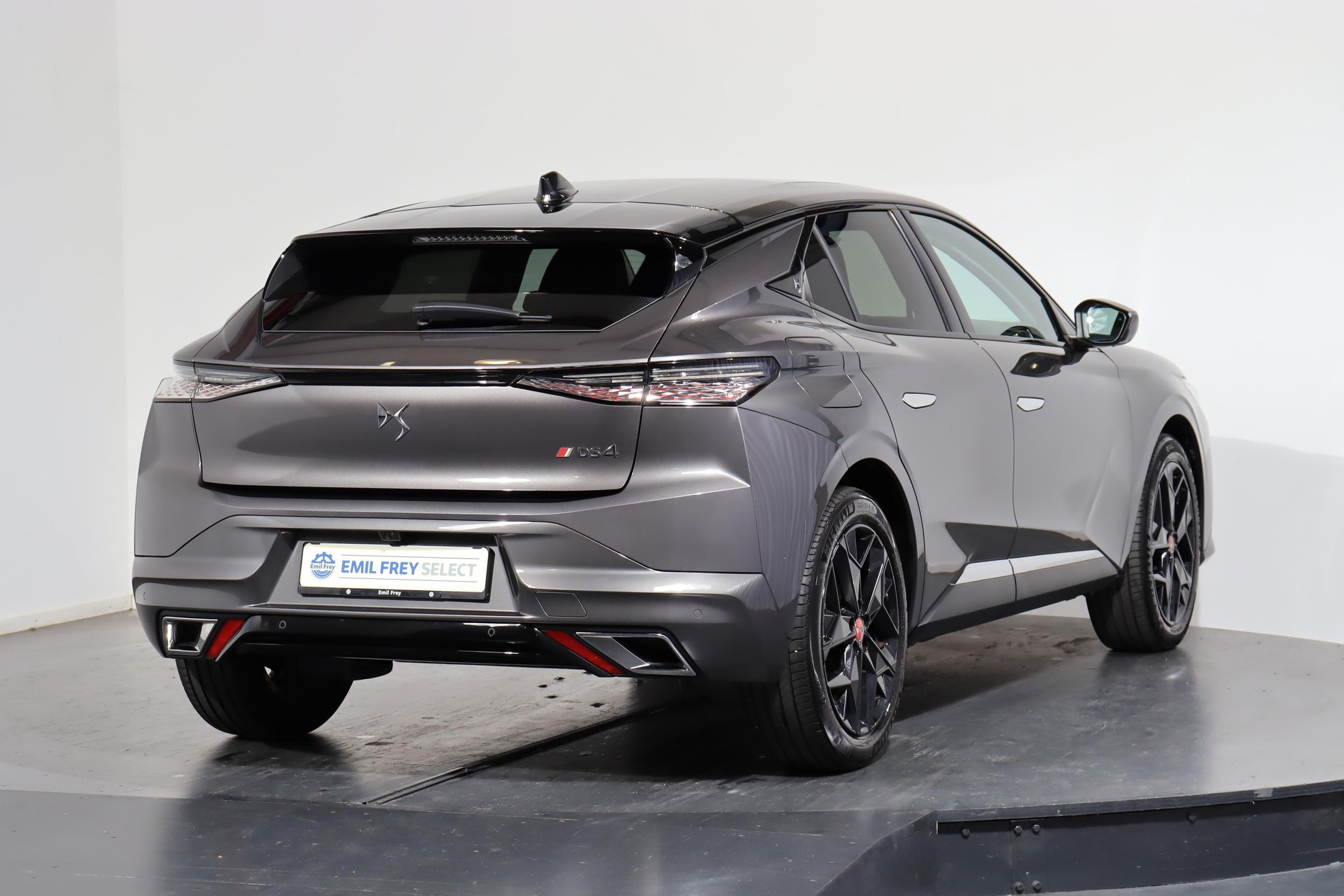 DS AUTOMOBILES 4 1.6 PureTech 225 Performance Line+-showroom-element-2