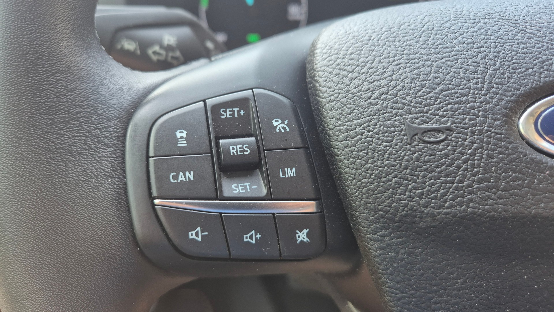 FORD E-Transit 350 L3H3 Trend RWD 68kWh-image-9