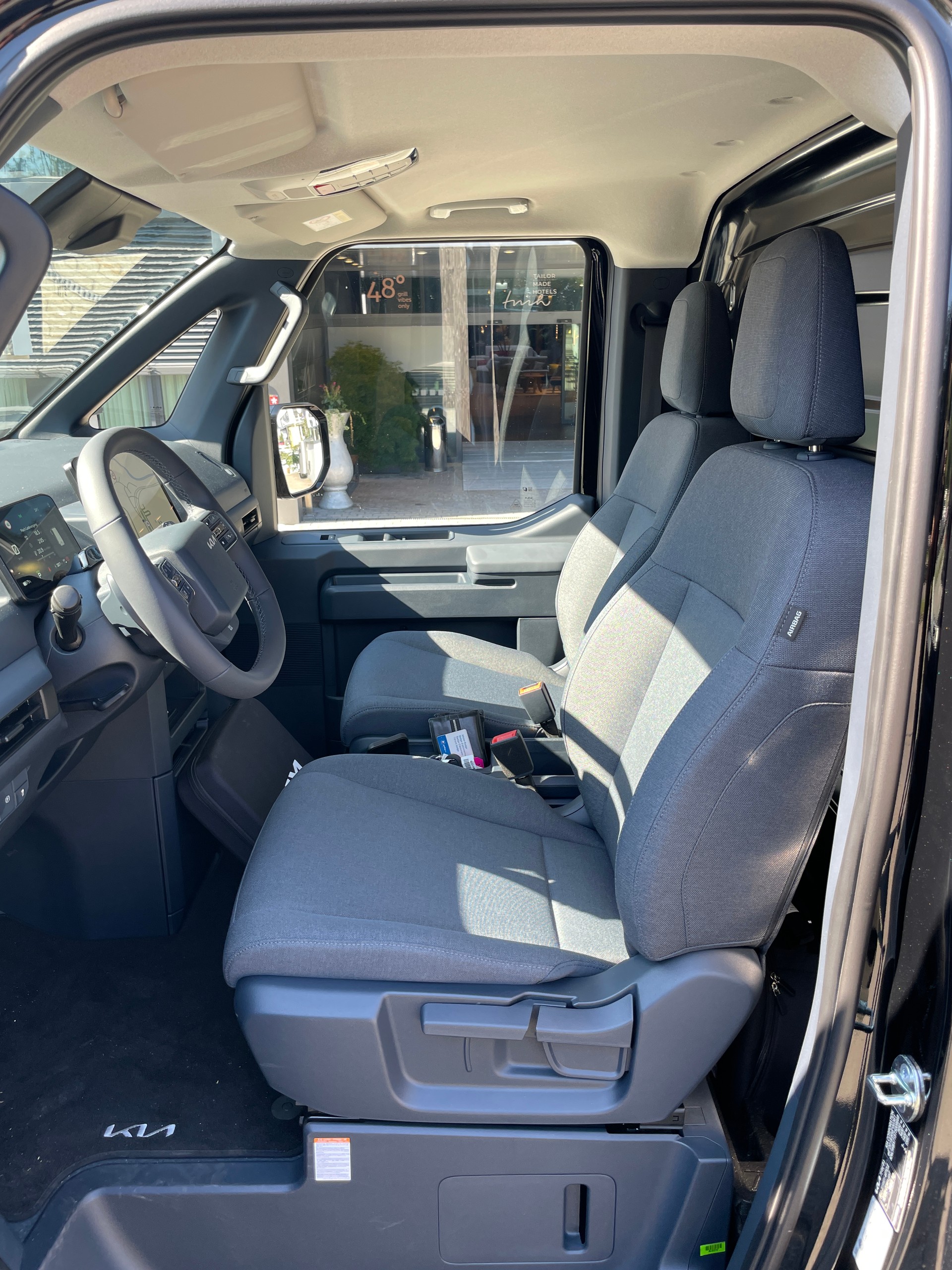 KIA PV5 Cargo 71.2 kWh Plus-image-12
