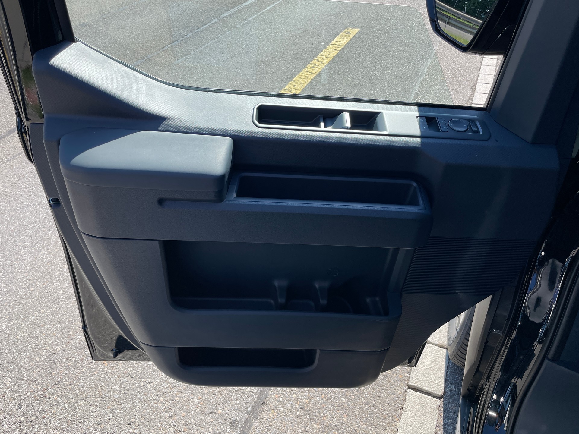 KIA PV5 Cargo 71.2 kWh Plus-image-11