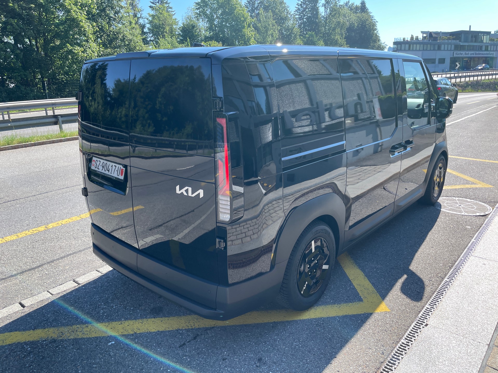 KIA PV5 Cargo 71.2 kWh Plus-image-4