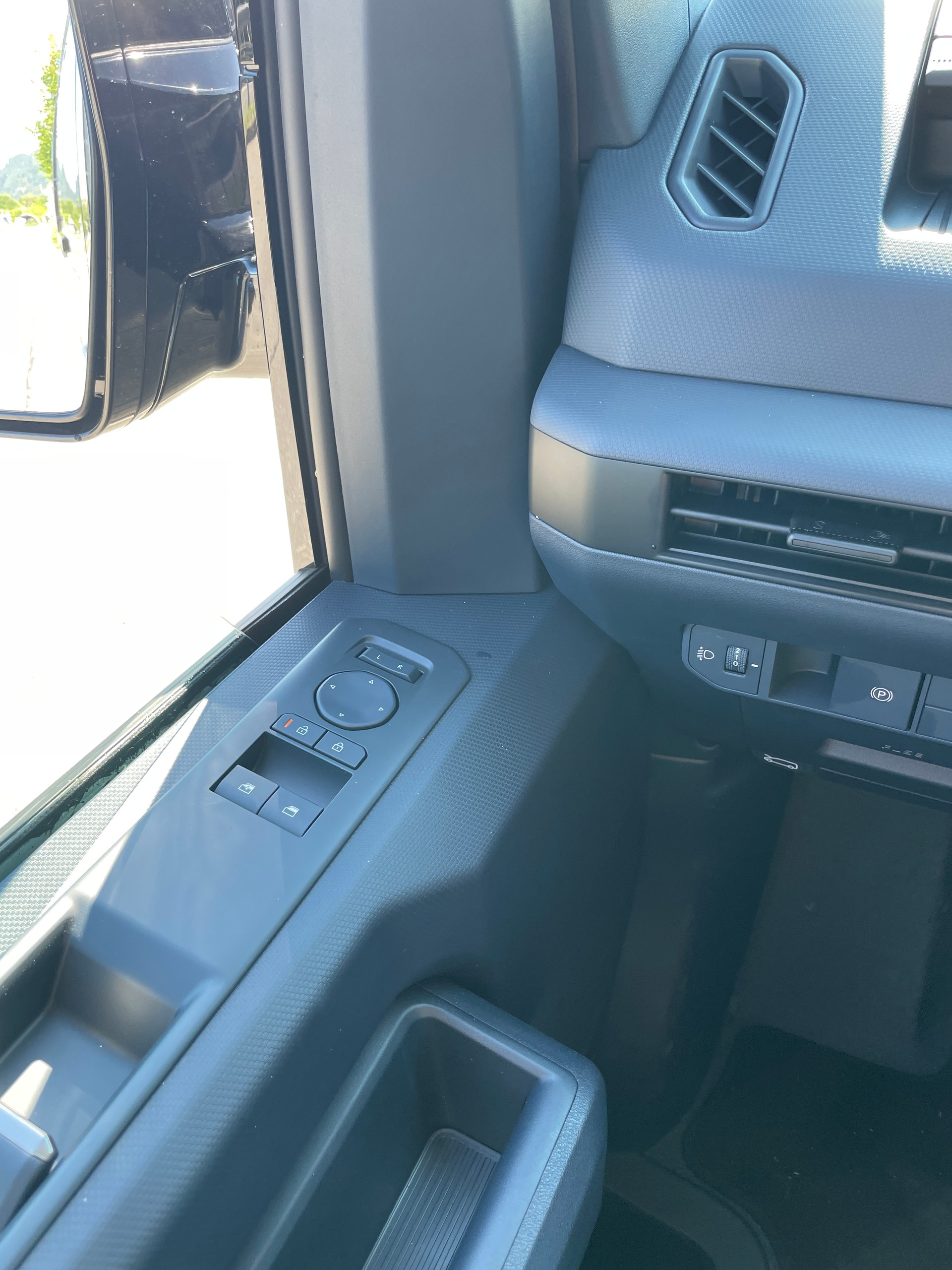 KIA PV5 Cargo 71.2 kWh Plus-image-16