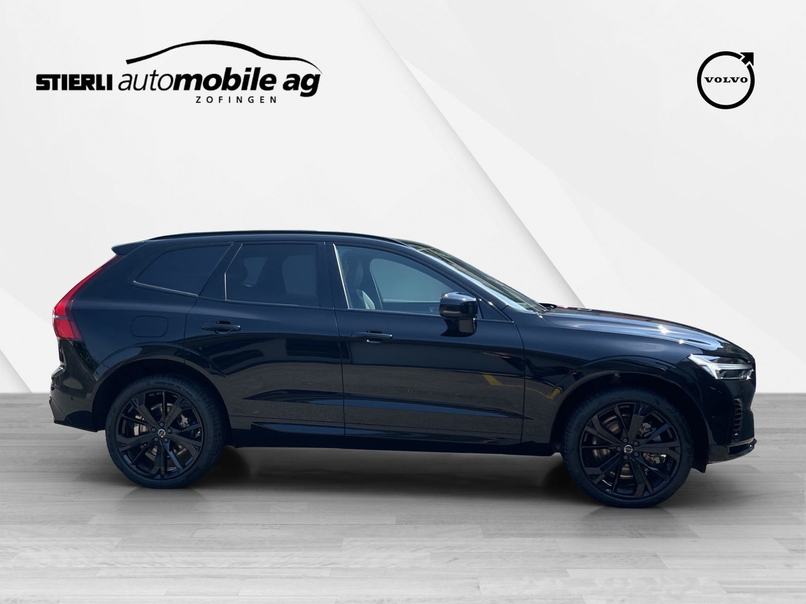 VOLVO XC60 2.0 T6 TE Black Edition eAWD-showroom-element-3